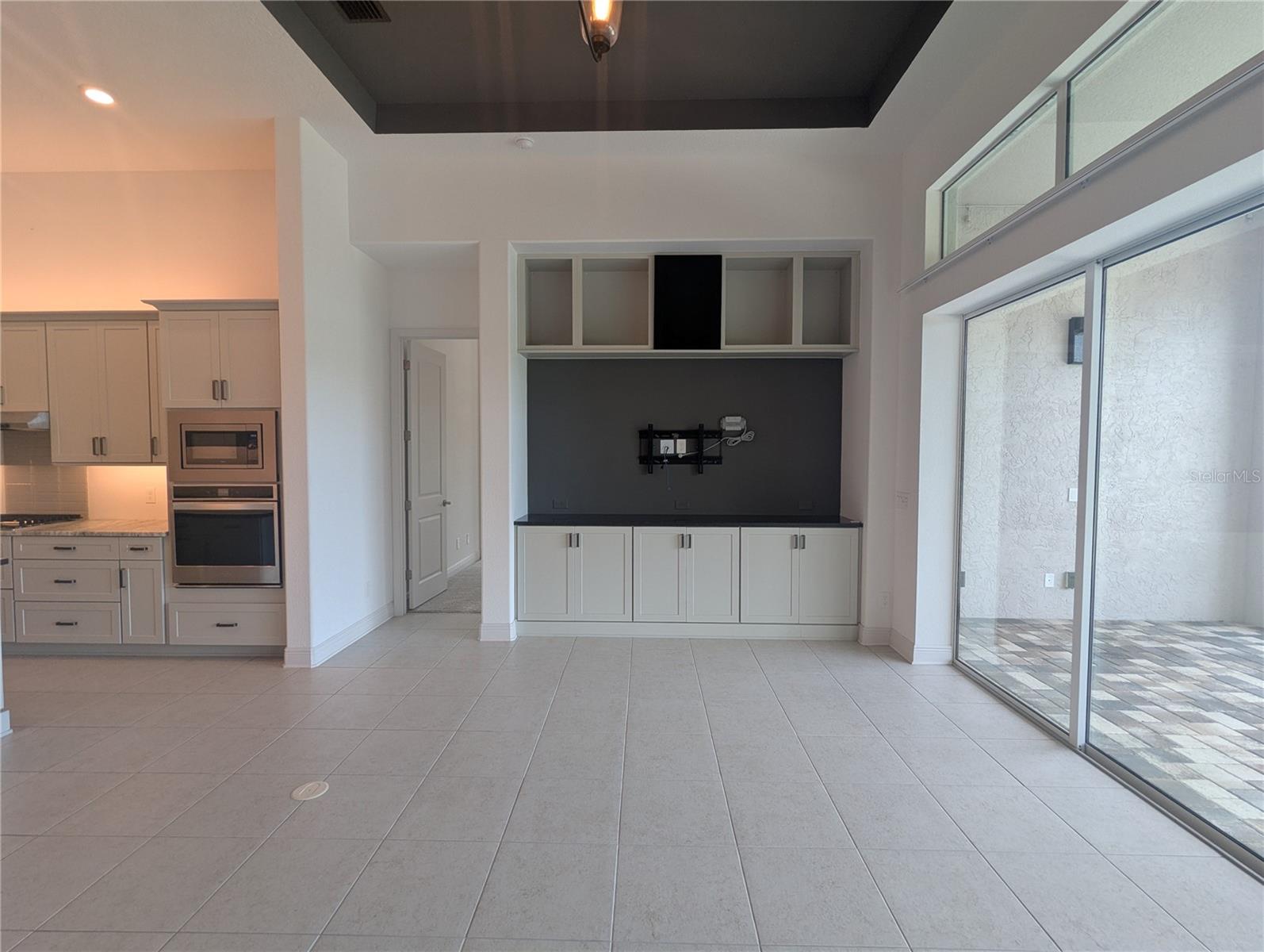 Listing photo id 11 for 1139 Hunt Club Drive