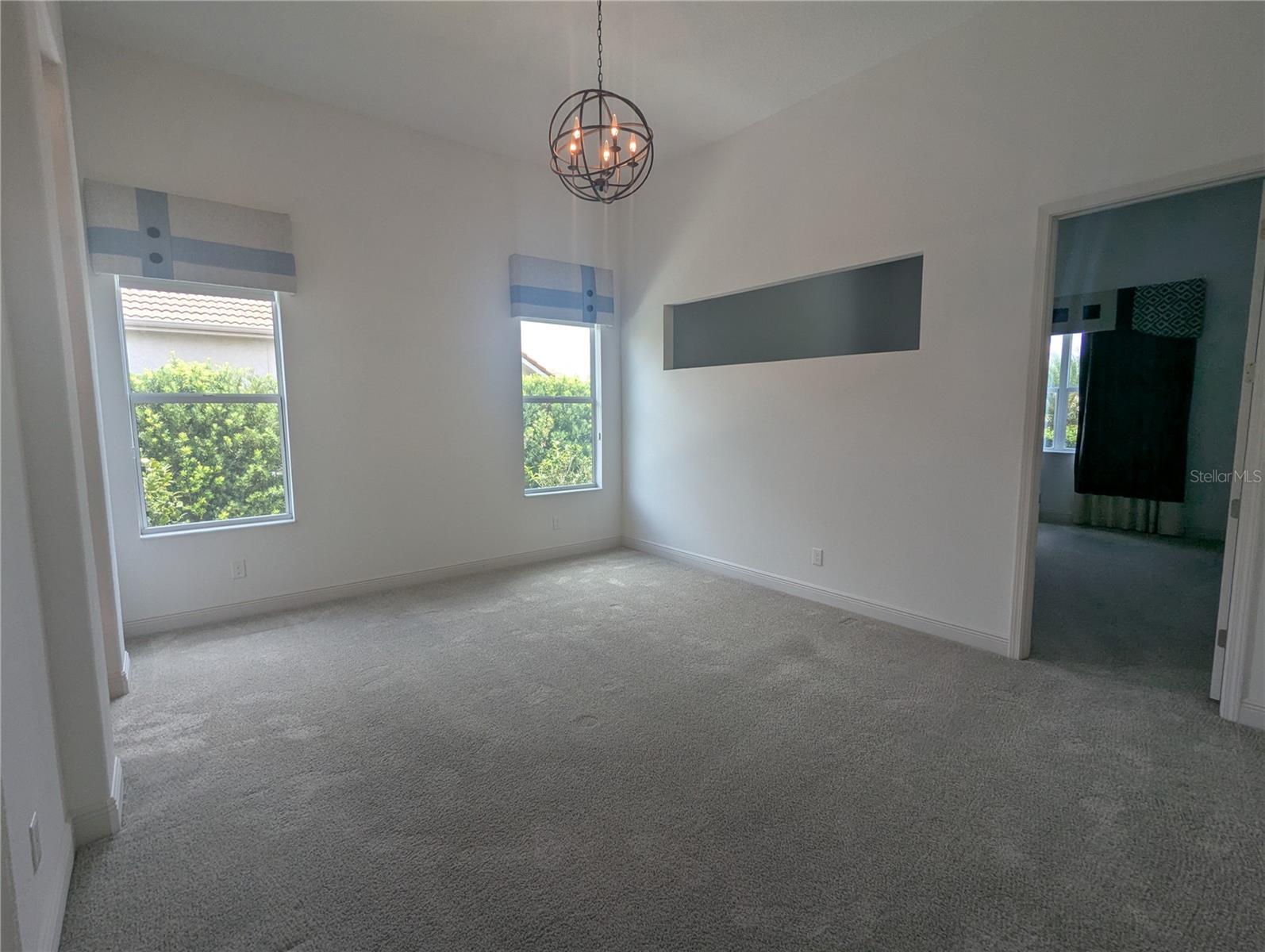 Listing photo id 13 for 1139 Hunt Club Drive