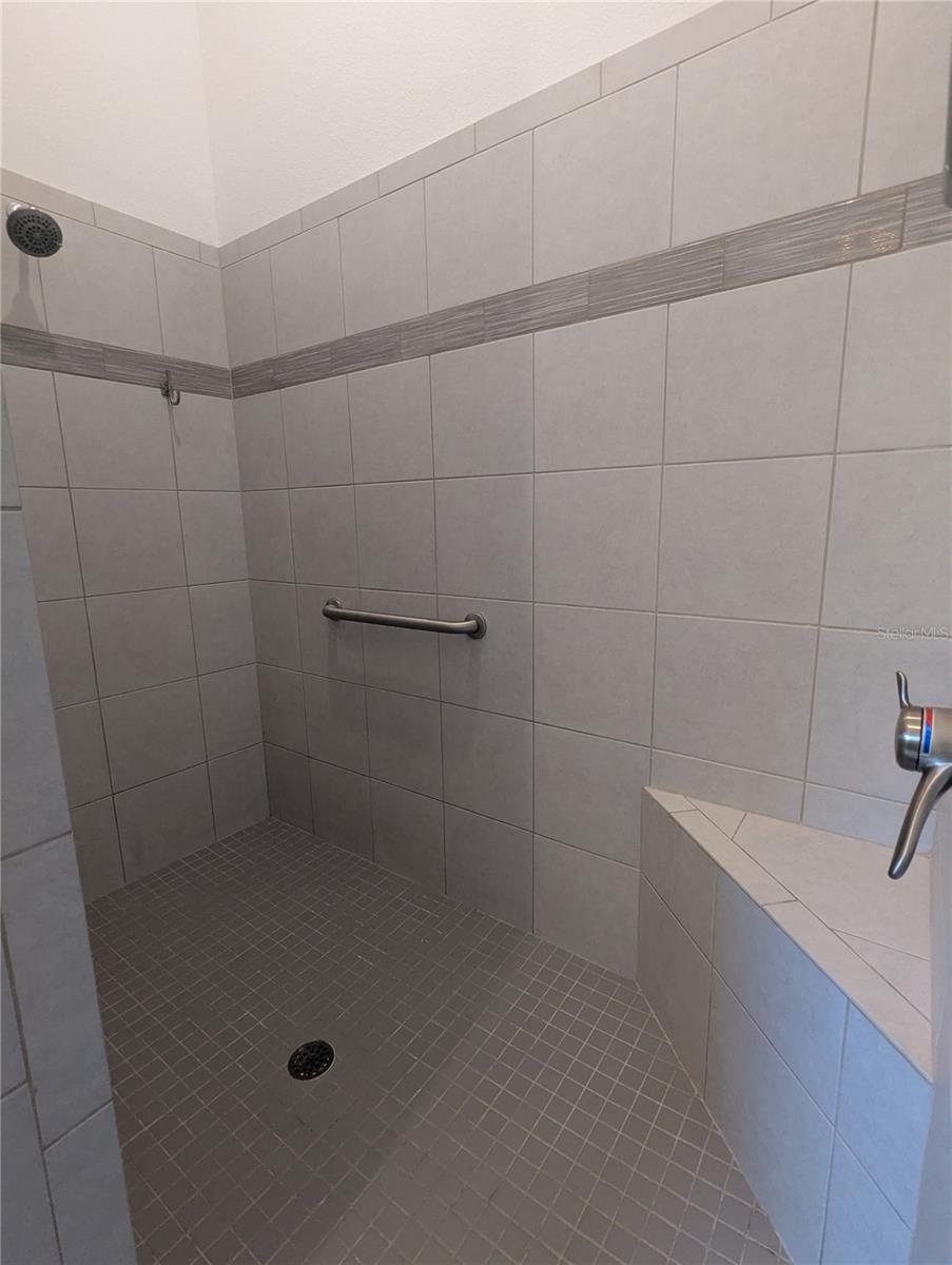 Listing photo id 22 for 1139 Hunt Club Drive