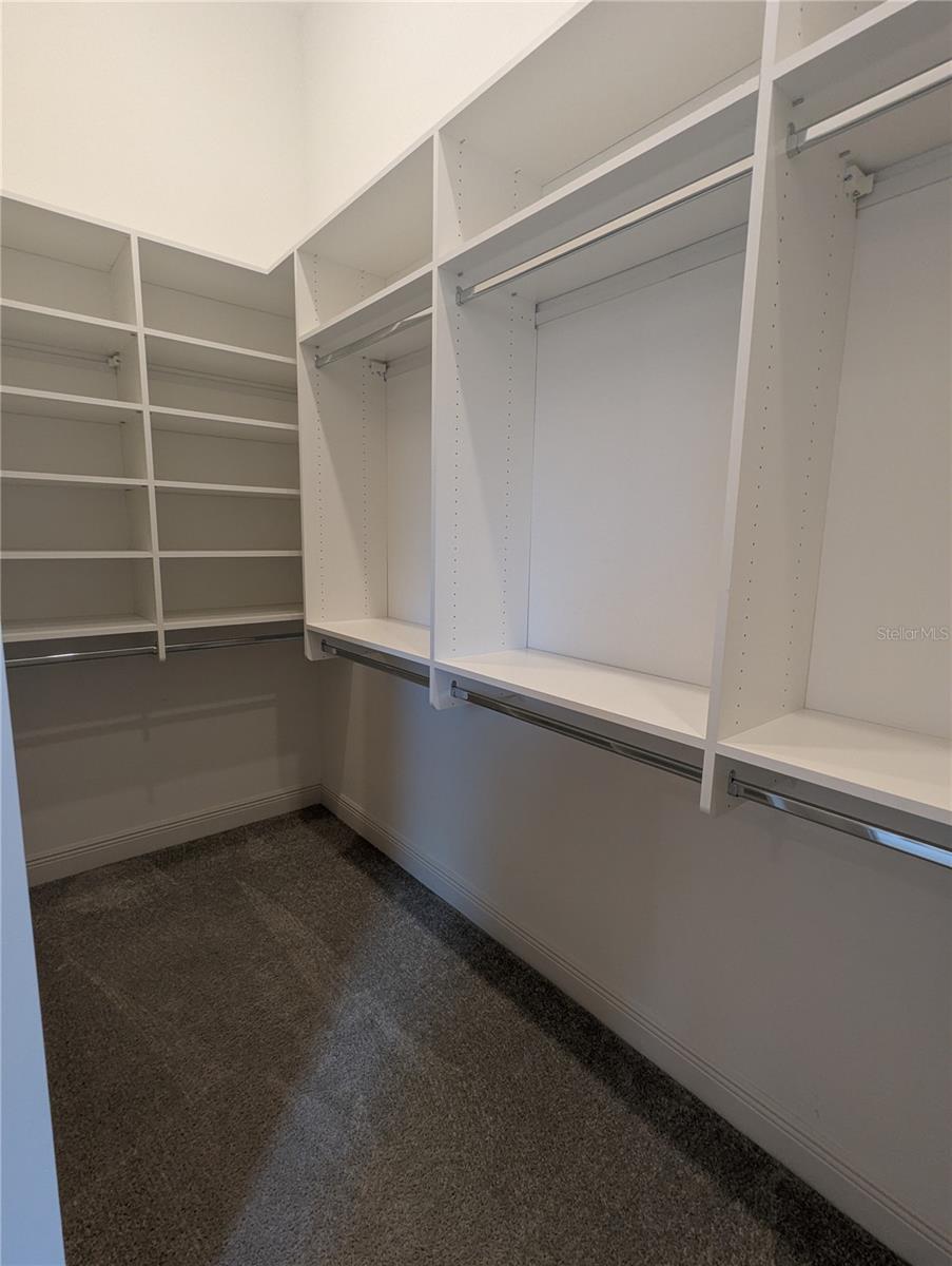 Listing photo id 23 for 1139 Hunt Club Drive