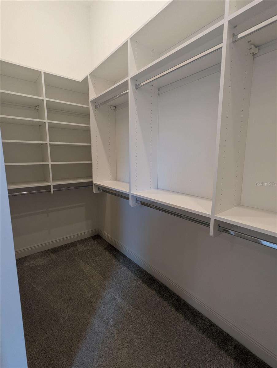 Listing photo id 24 for 1139 Hunt Club Drive
