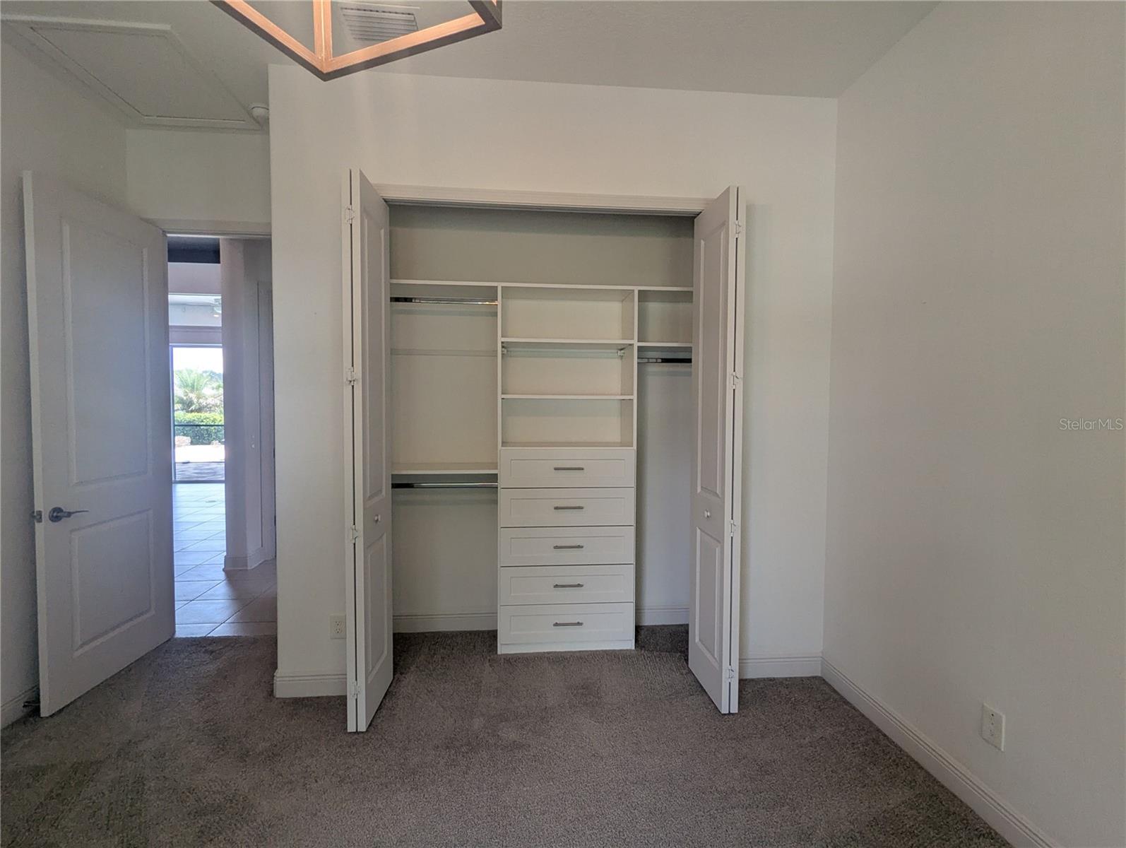 Listing photo id 32 for 1139 Hunt Club Drive