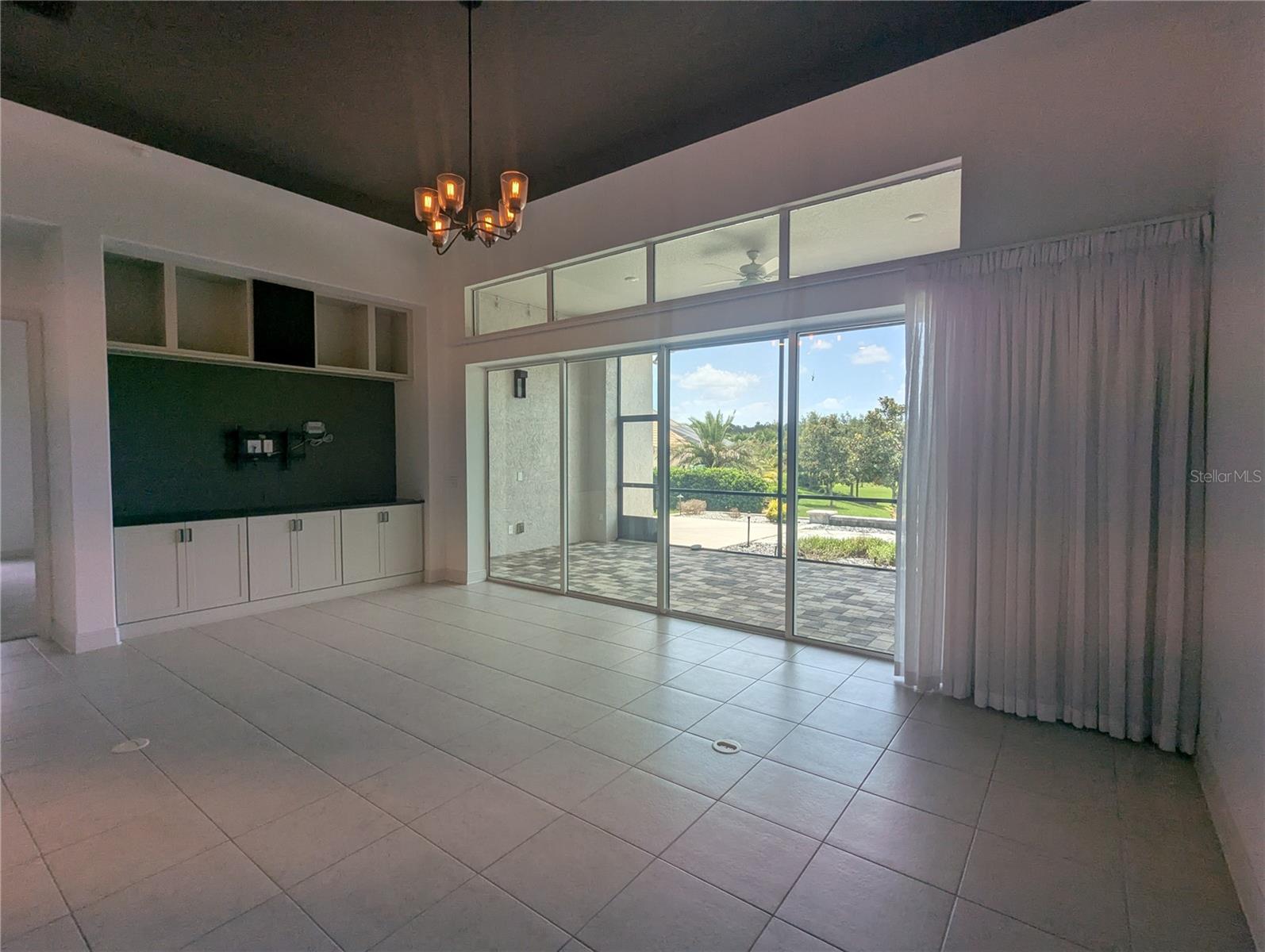 Listing photo id 34 for 1139 Hunt Club Drive