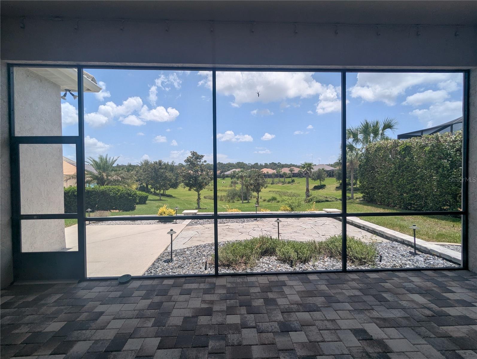 Listing photo id 35 for 1139 Hunt Club Drive