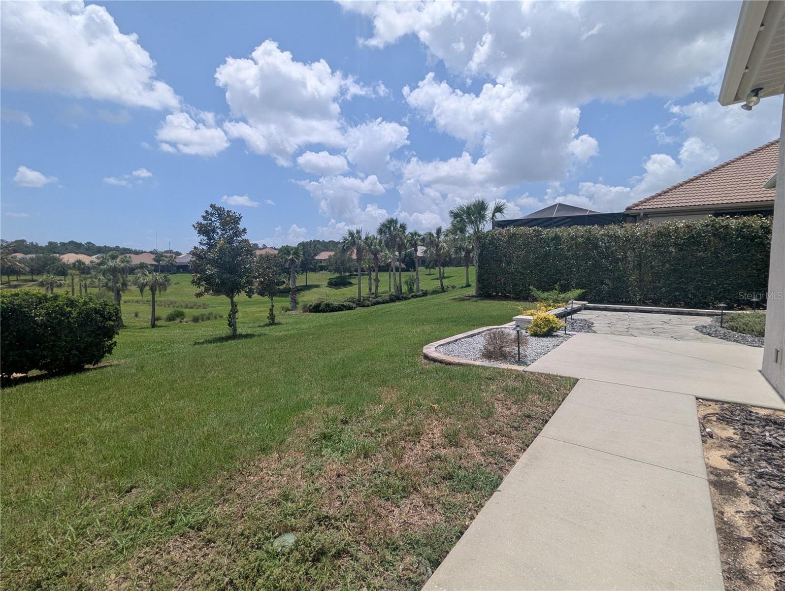 Listing photo id 39 for 1139 Hunt Club Drive