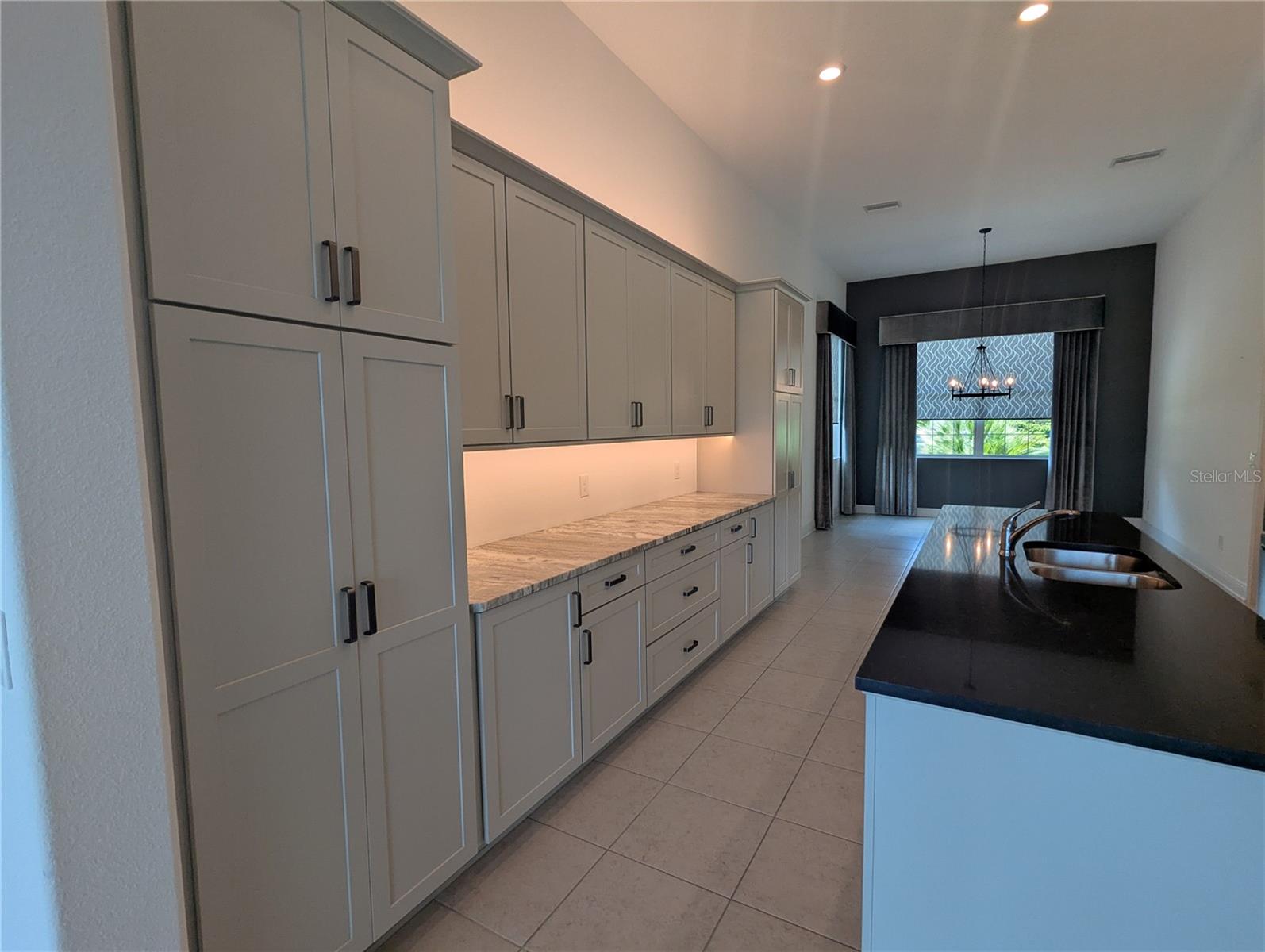 Listing photo id 42 for 1139 Hunt Club Drive