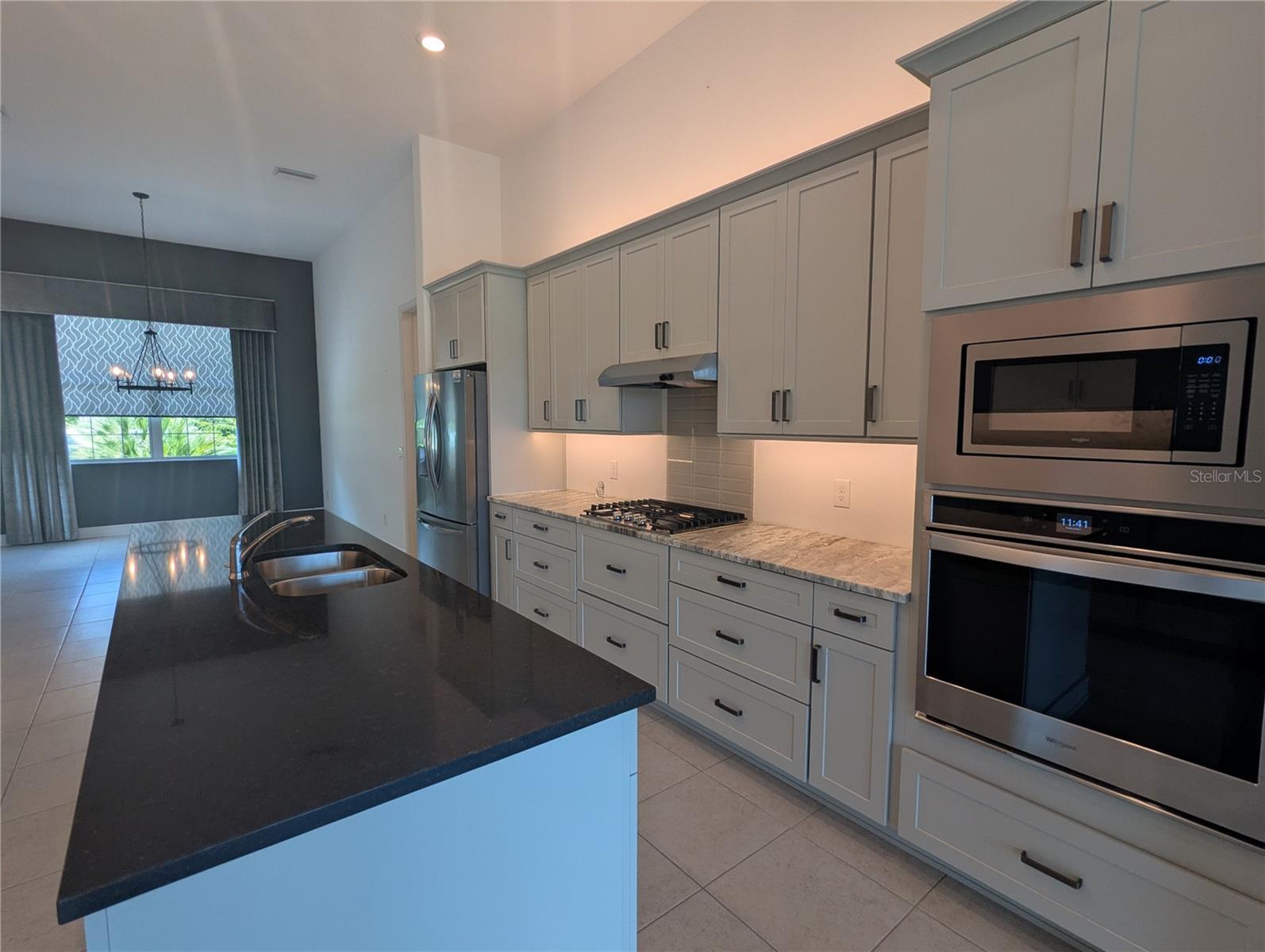 Listing photo id 43 for 1139 Hunt Club Drive