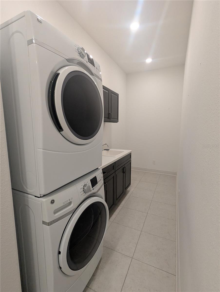 Listing photo id 44 for 1139 Hunt Club Drive