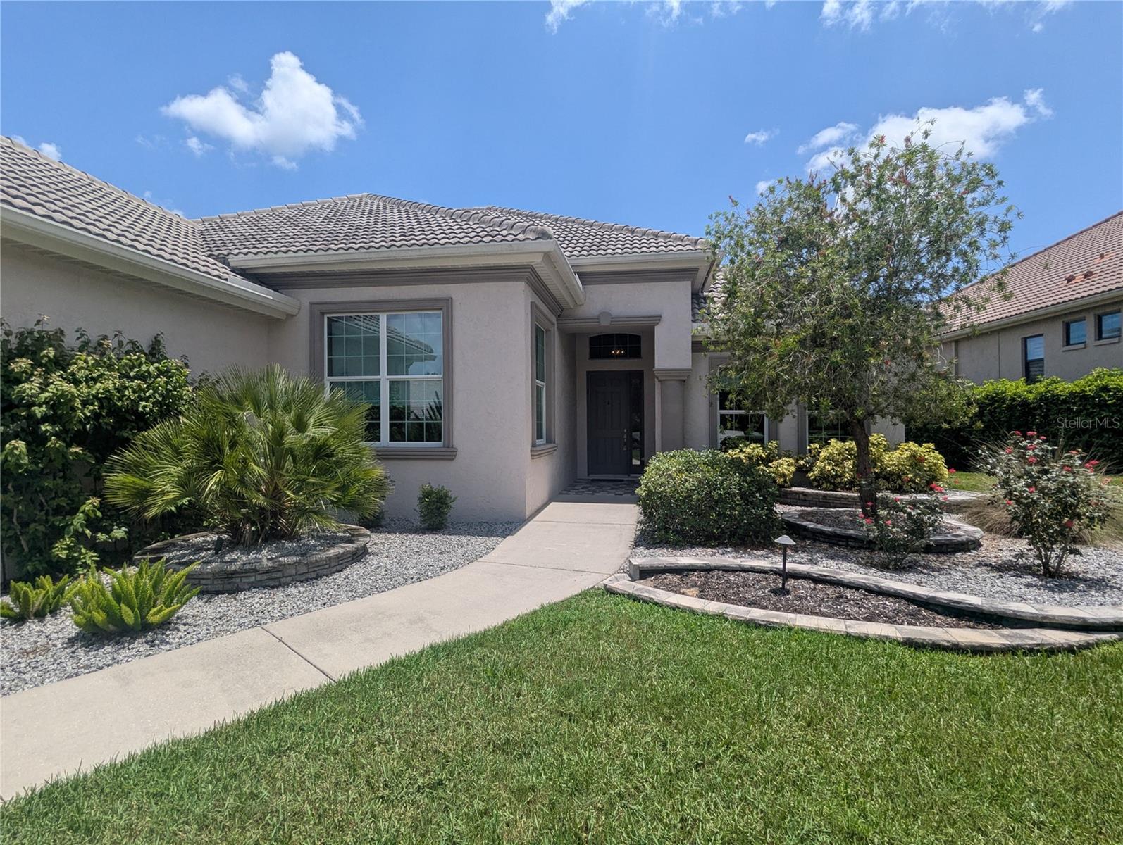 Listing photo id 47 for 1139 Hunt Club Drive