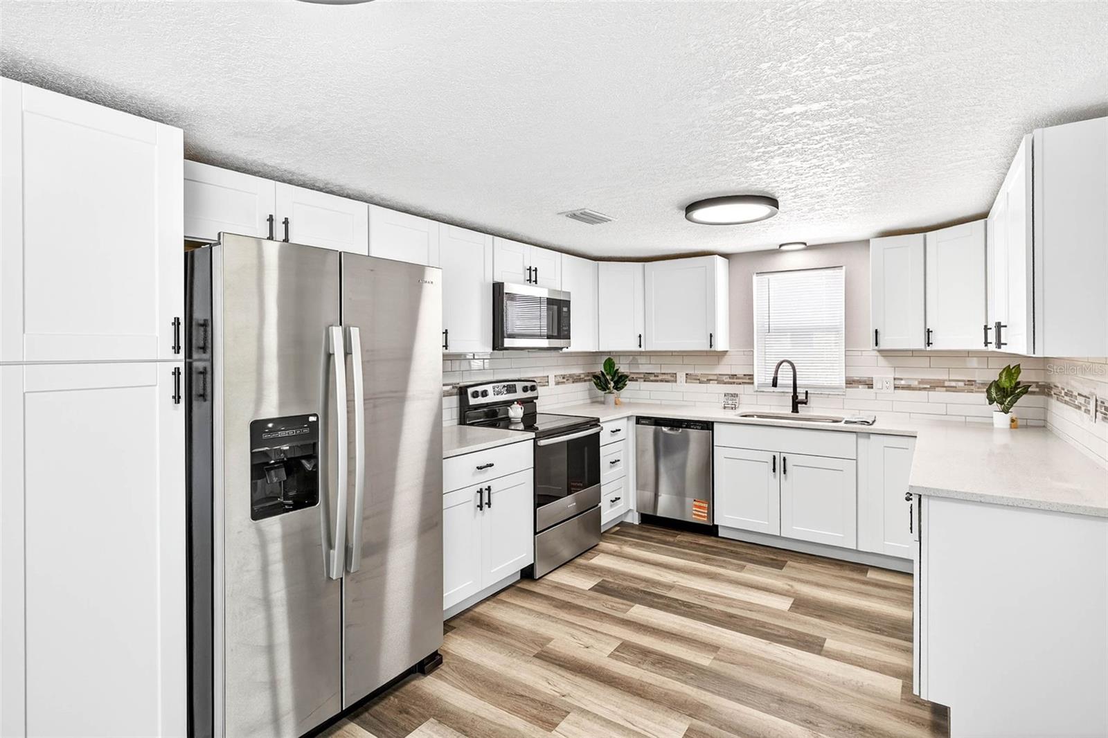 Image 4 of 38 For 10326 Amadeus Drive