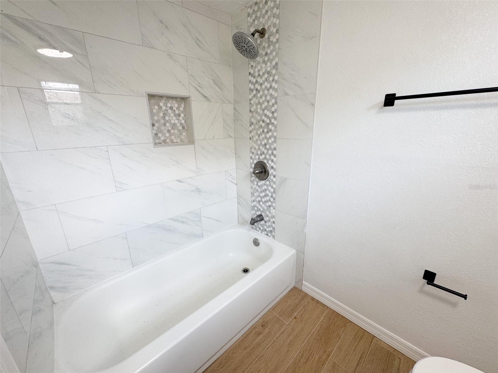 Image 11 of 32 For 8927 Roble Way