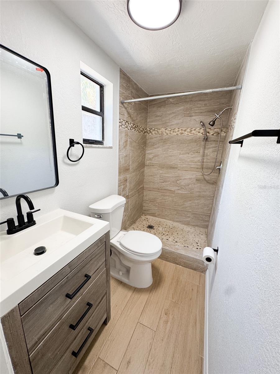 Image 14 of 32 For 8927 Roble Way
