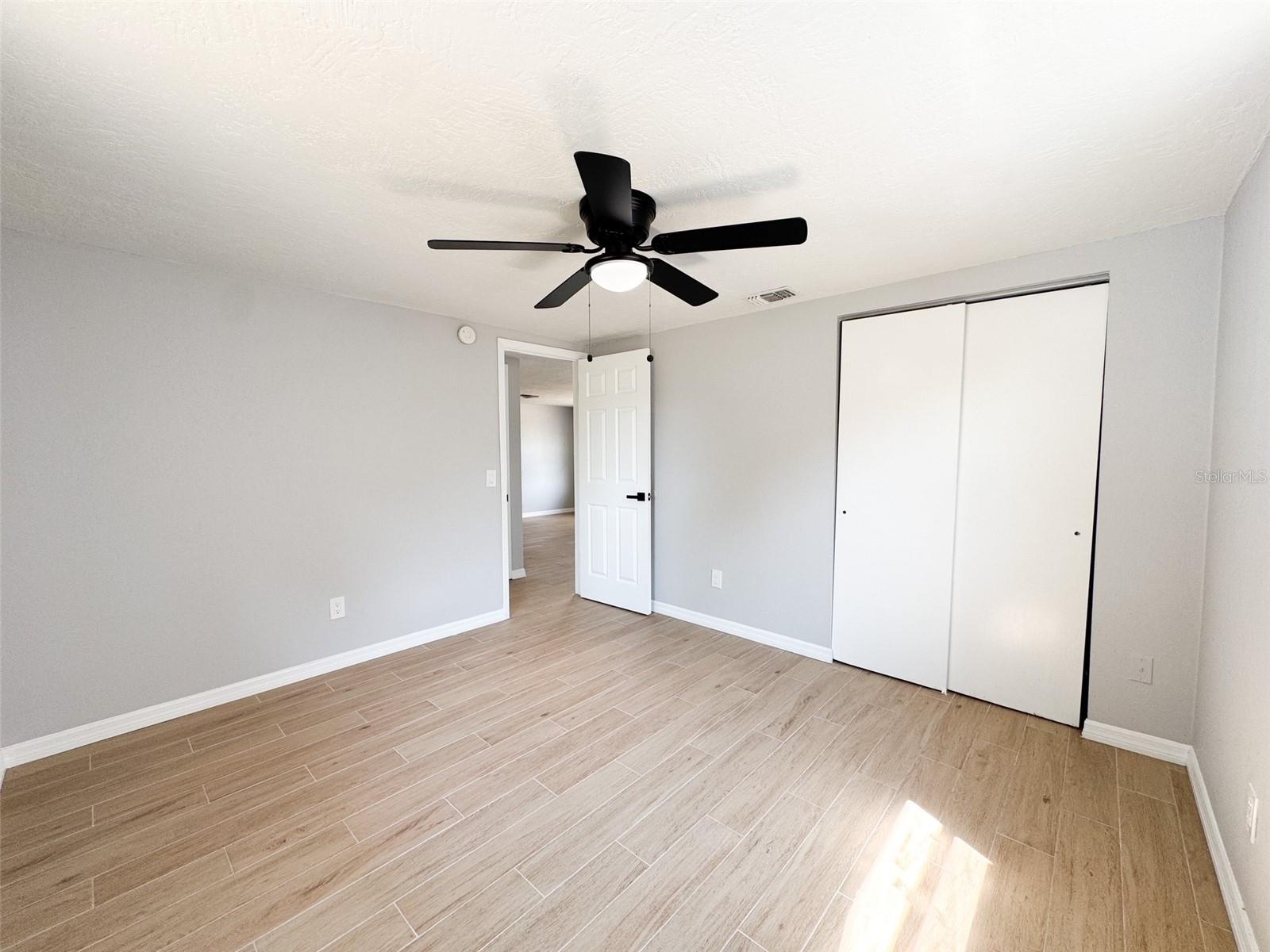 Image 18 of 32 For 8927 Roble Way
