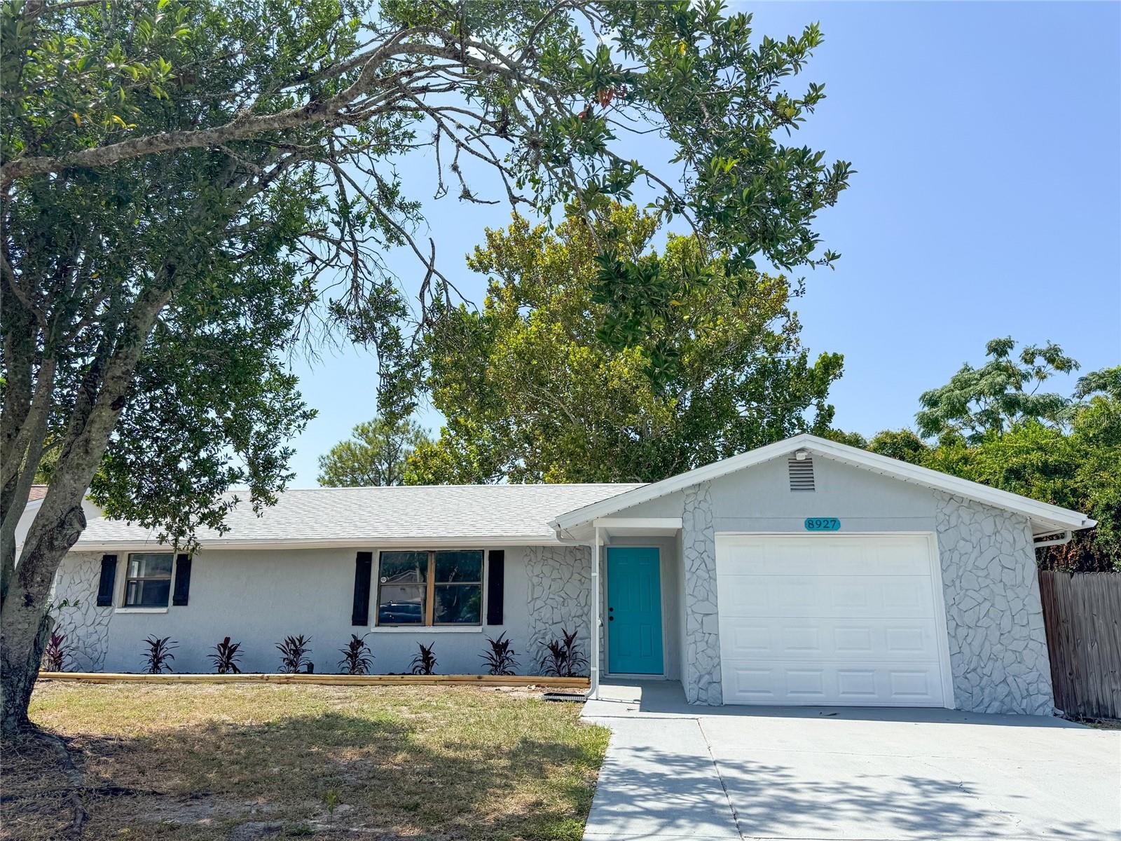 Image 2 of 32 For 8927 Roble Way