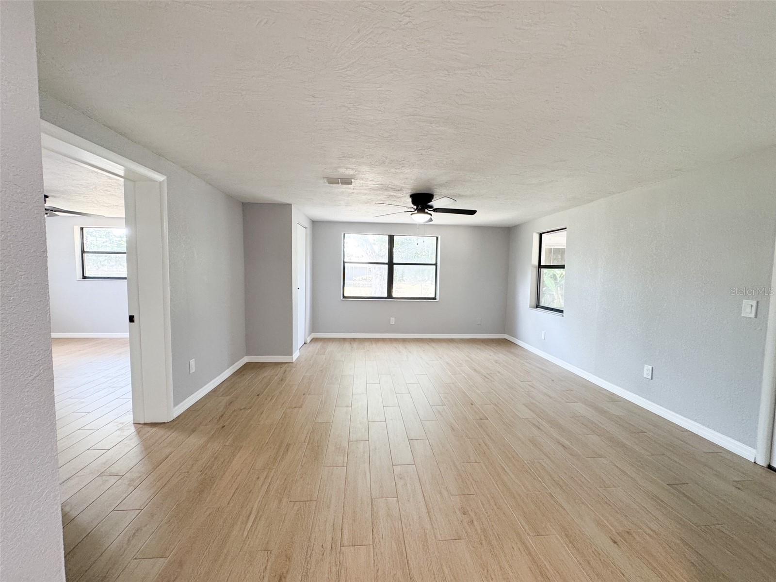Image 21 of 32 For 8927 Roble Way