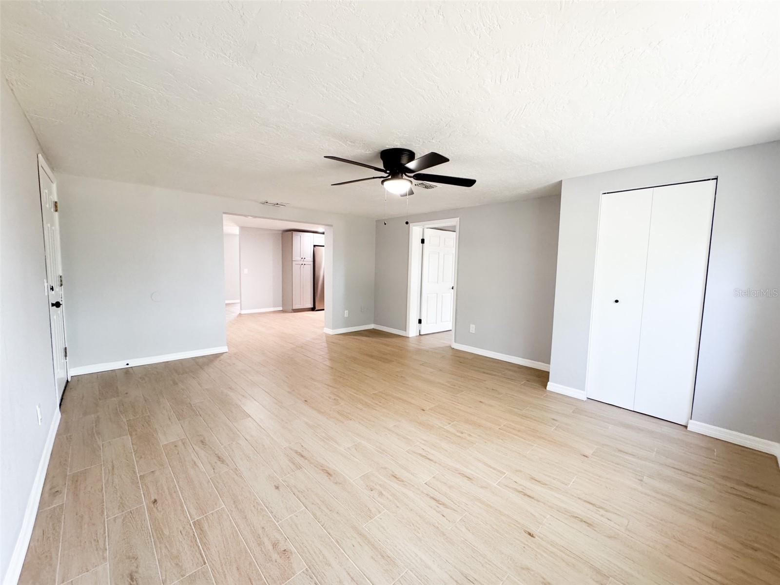 Image 22 of 32 For 8927 Roble Way