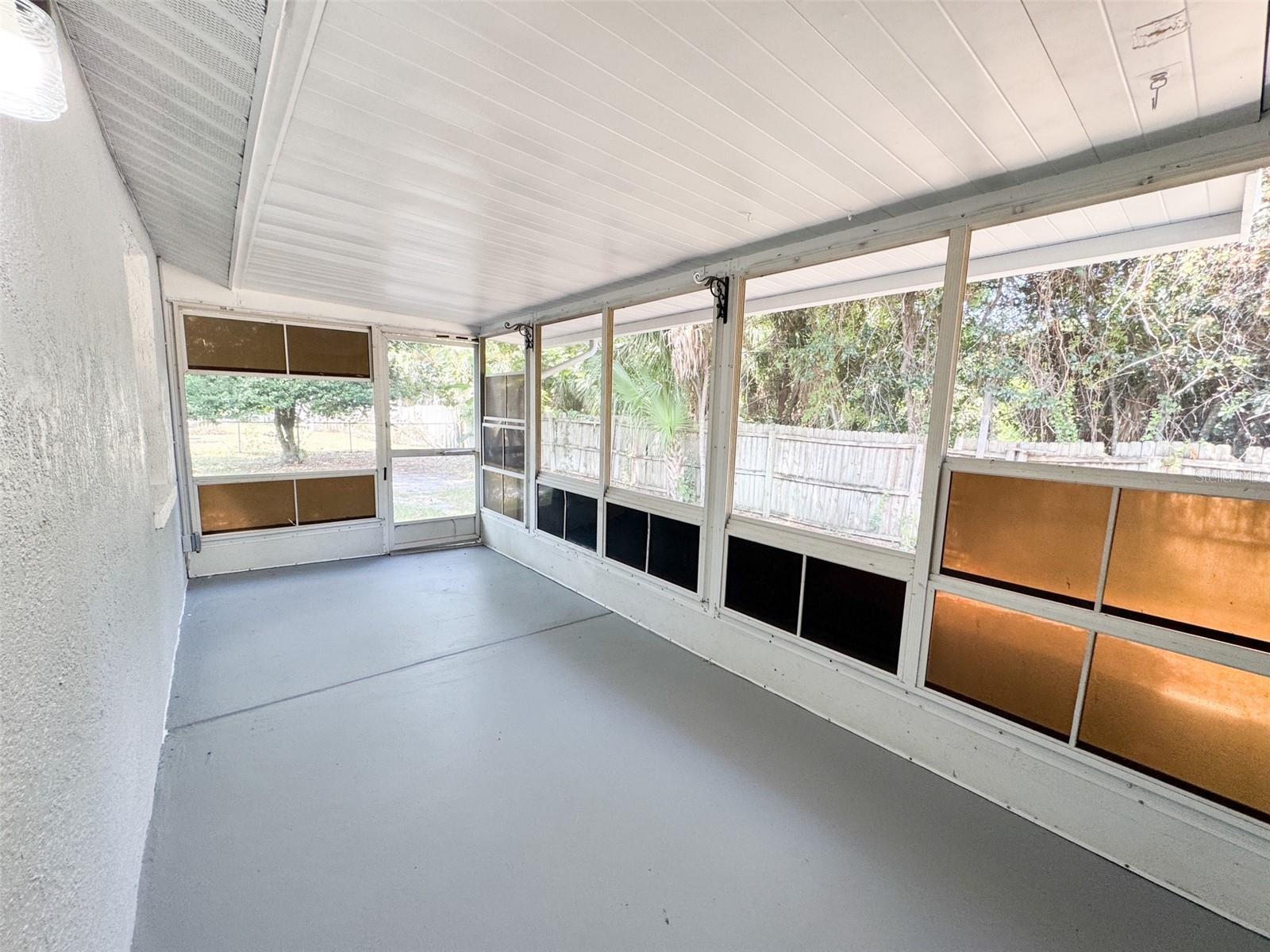Image 24 of 32 For 8927 Roble Way