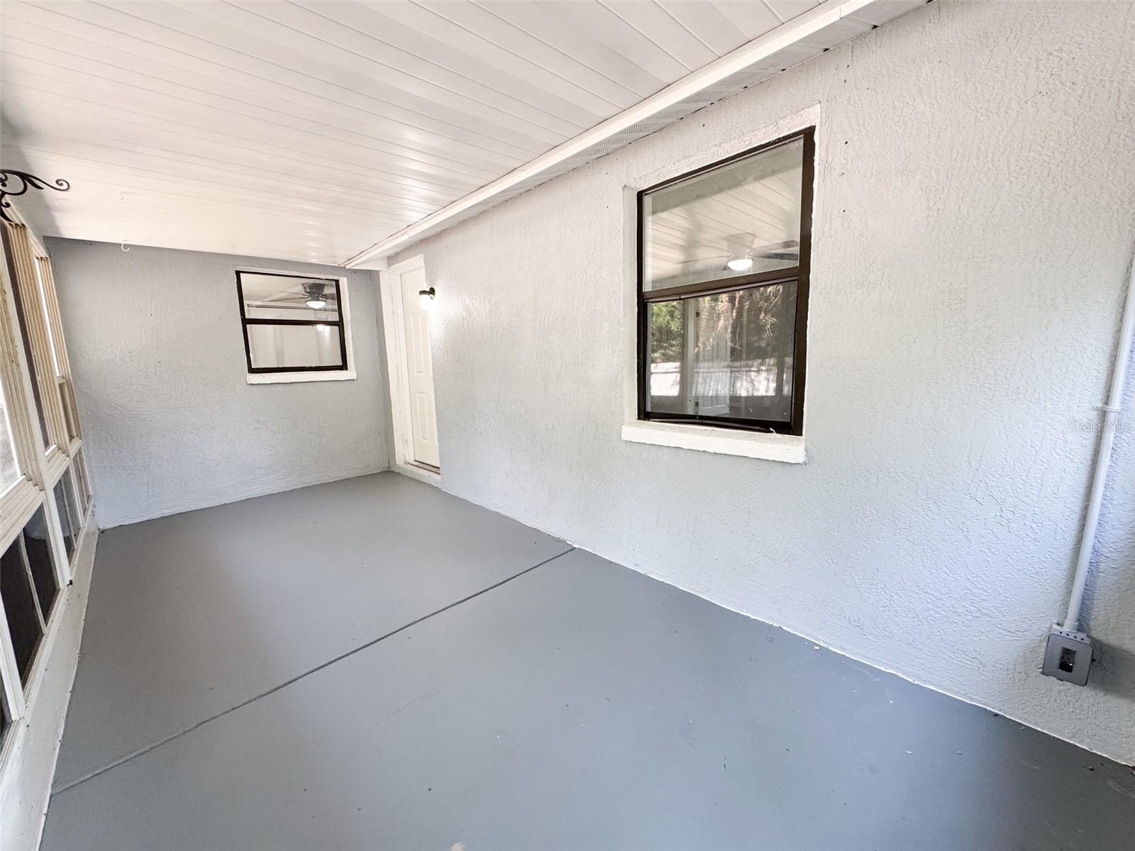 Image 25 of 32 For 8927 Roble Way