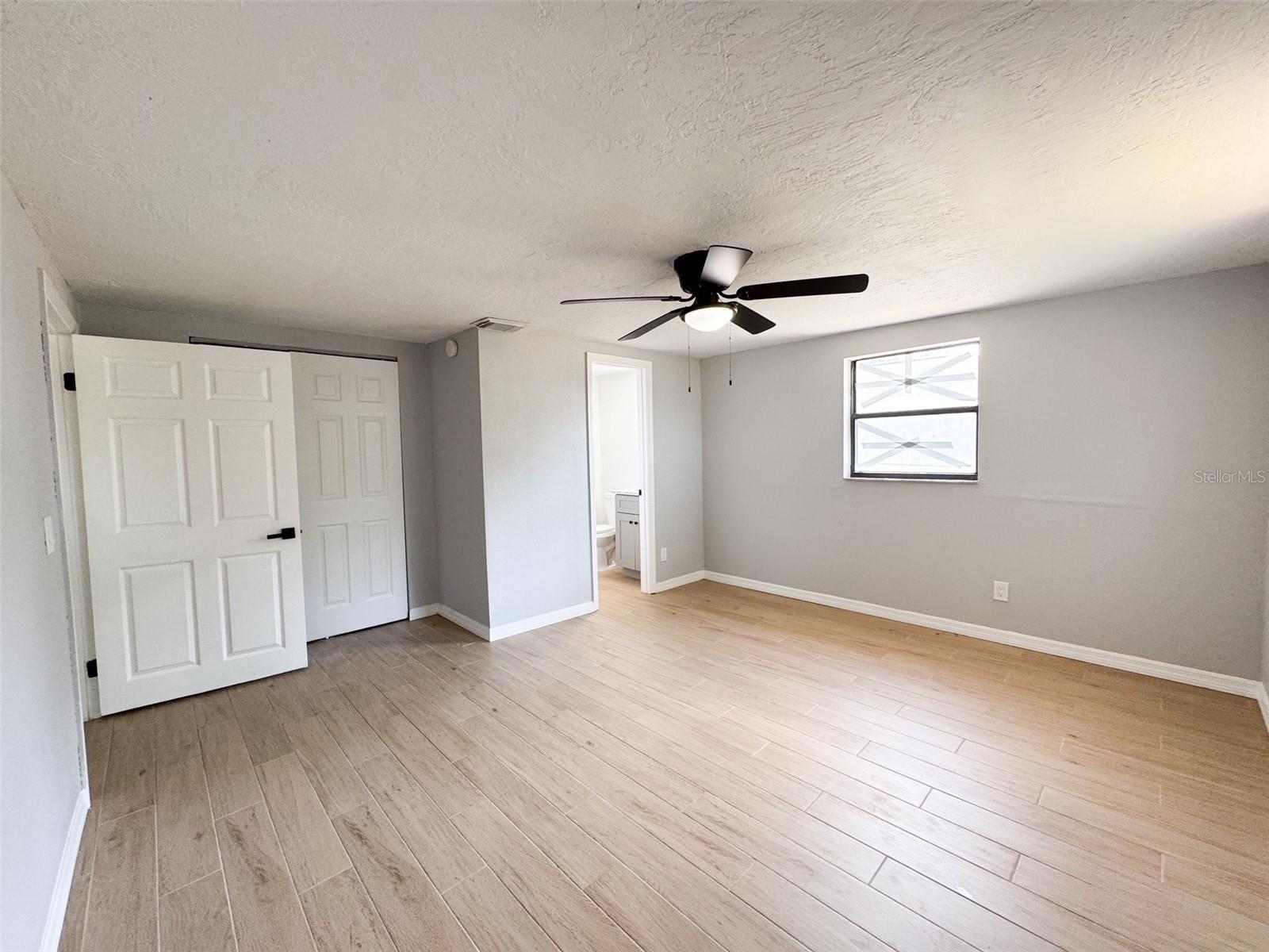 Image 8 of 32 For 8927 Roble Way
