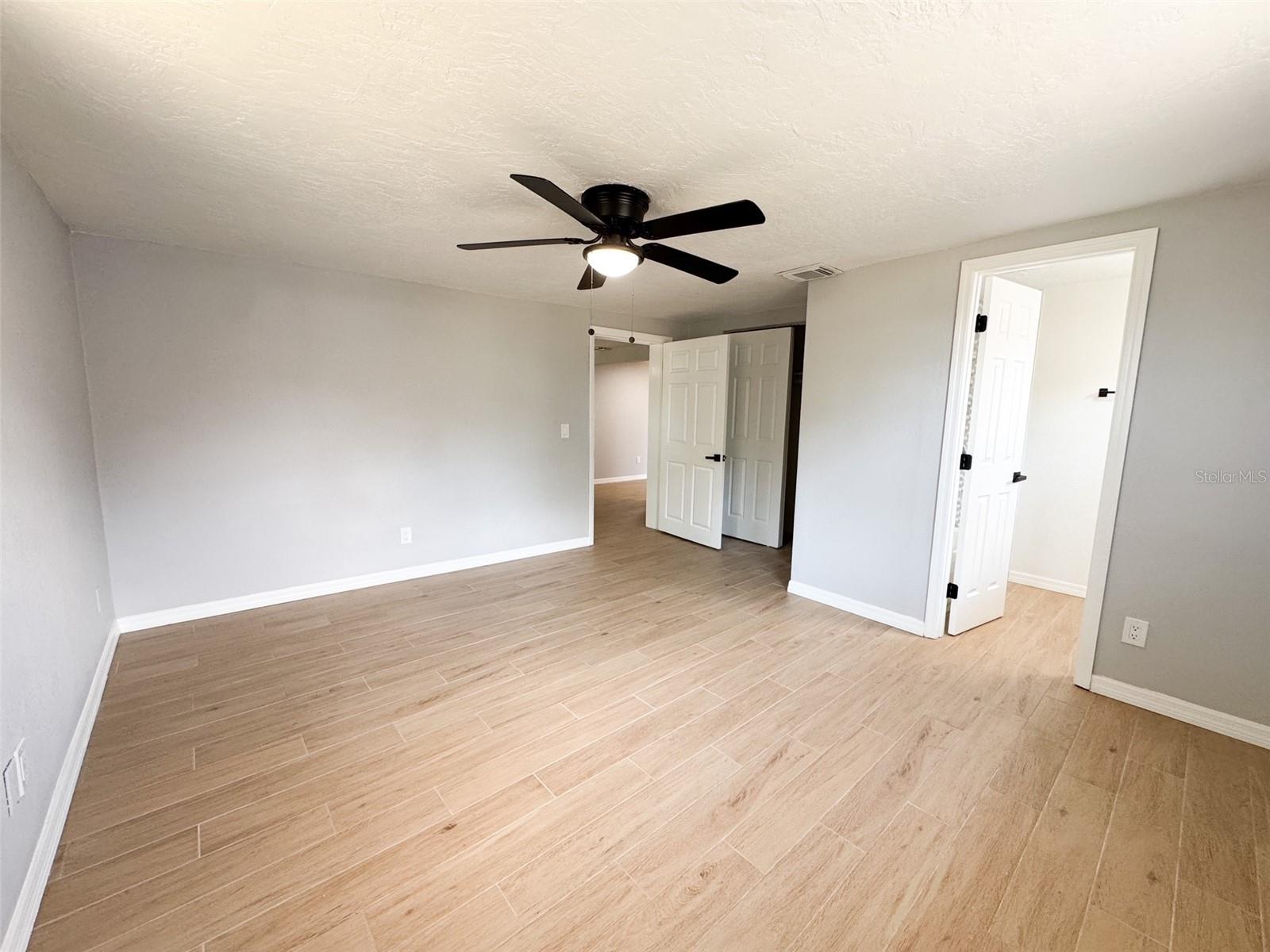 Image 9 of 32 For 8927 Roble Way