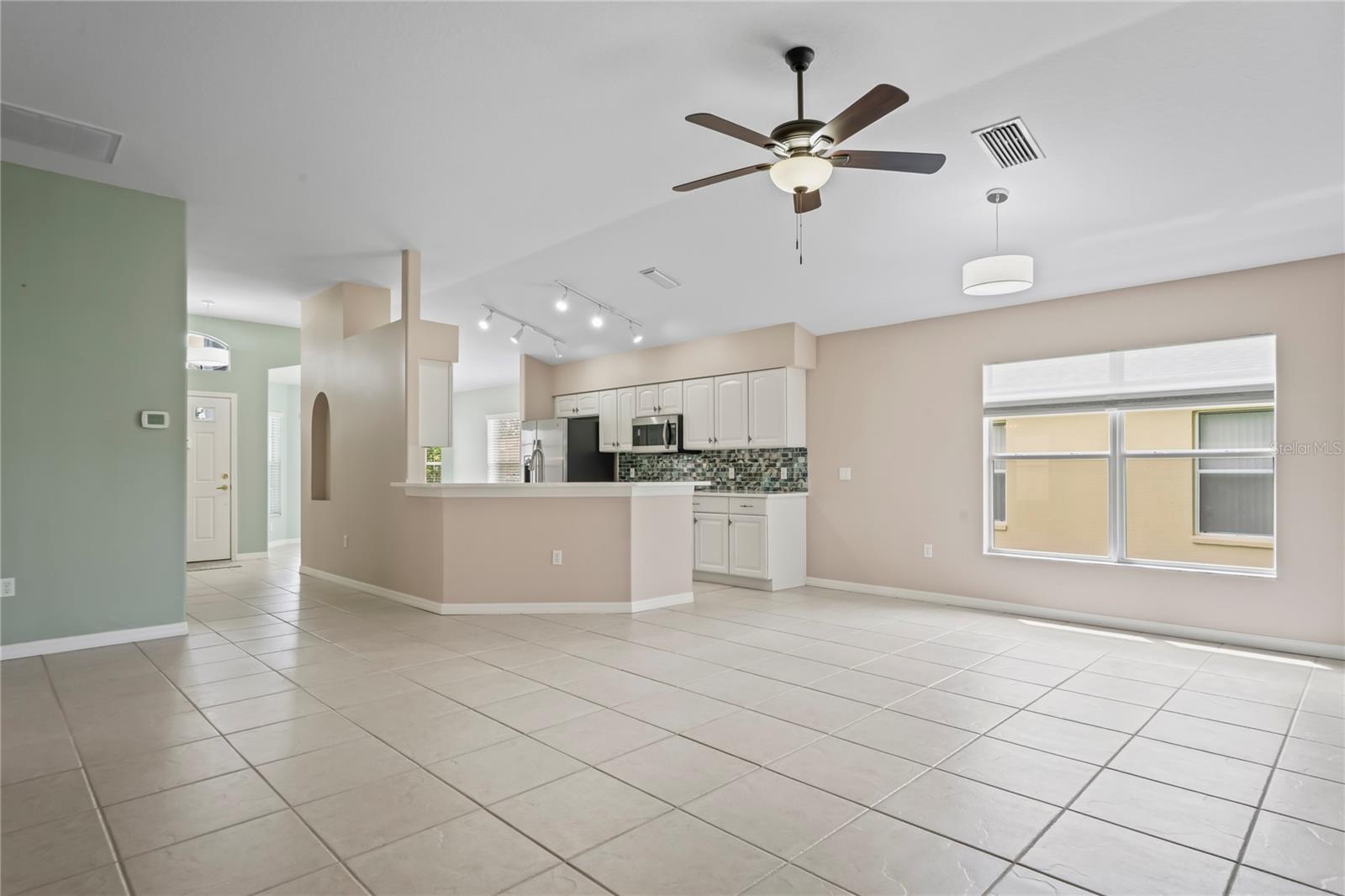 Image 11 of 91 For 18523 Fairway Green Drive