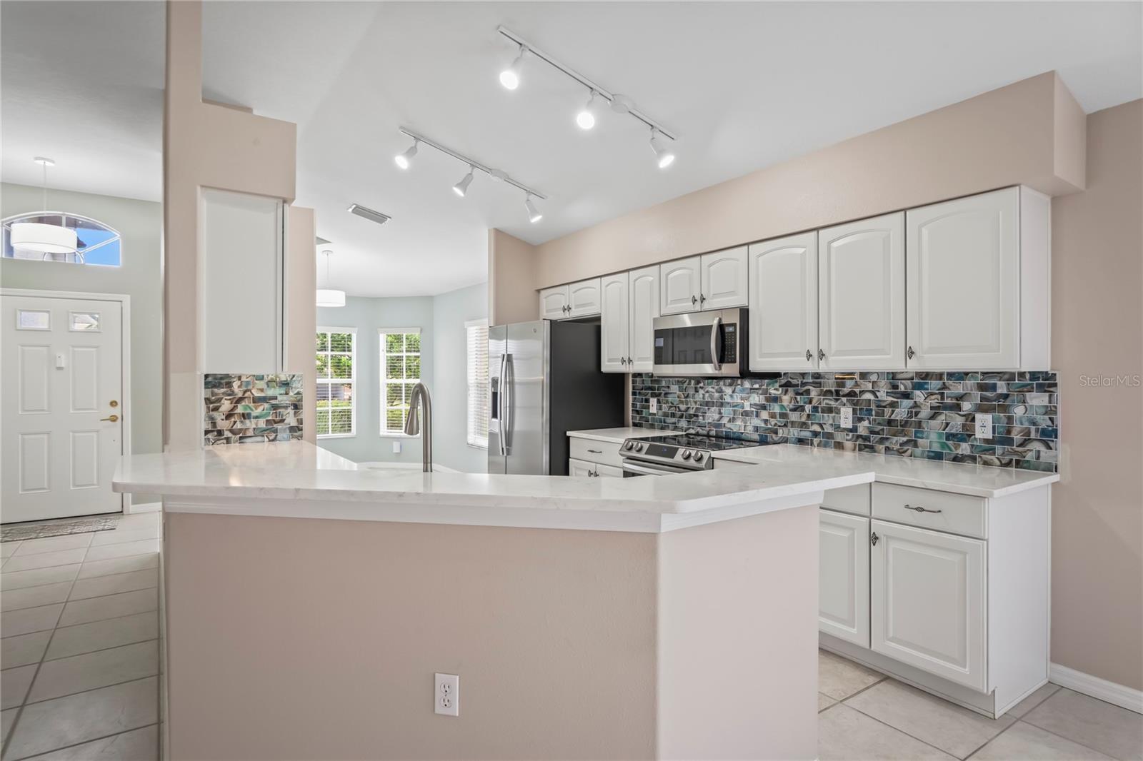 Image 12 of 91 For 18523 Fairway Green Drive