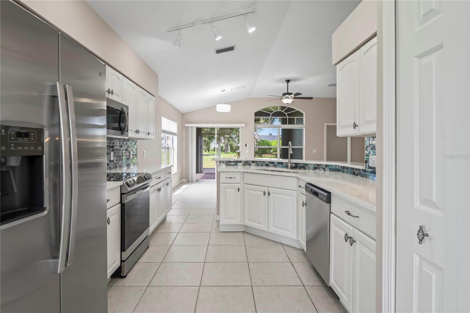 Image 16 of 91 For 18523 Fairway Green Drive