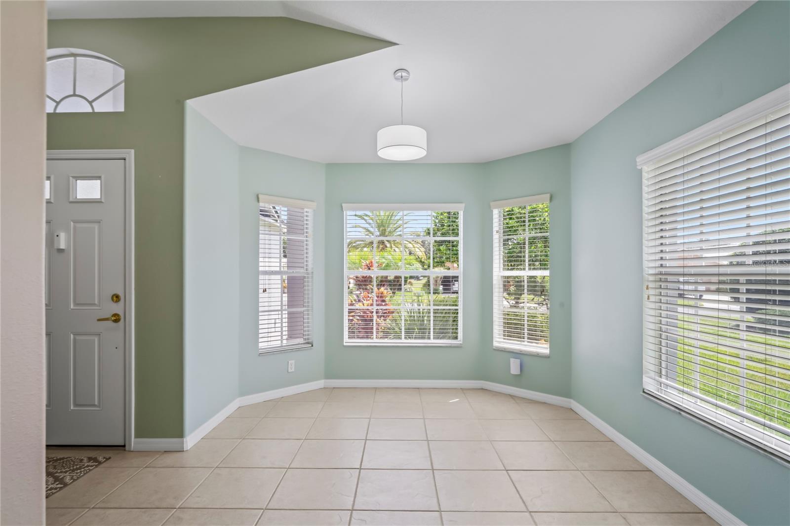 Image 17 of 91 For 18523 Fairway Green Drive