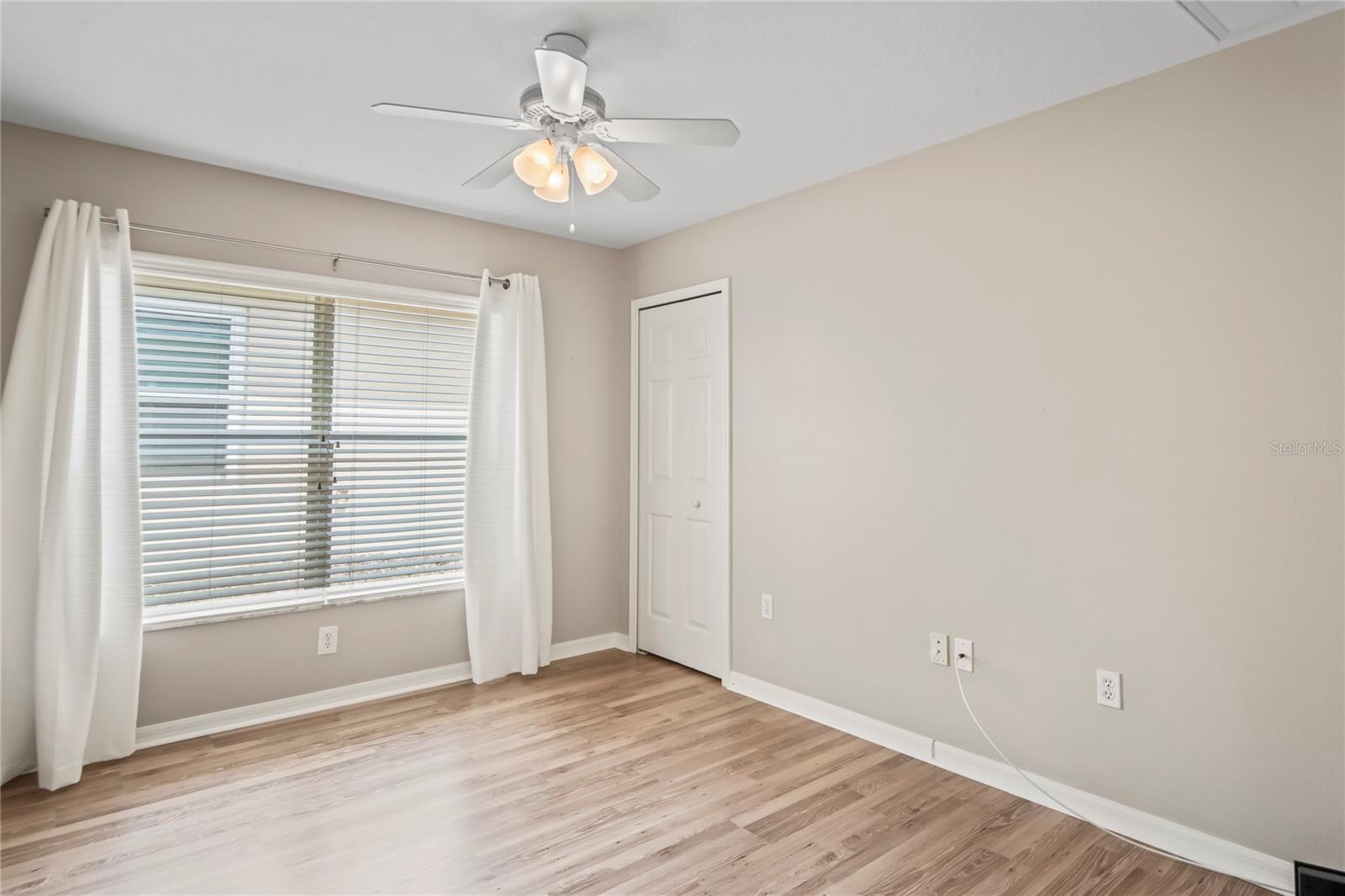 Image 32 of 91 For 18523 Fairway Green Drive