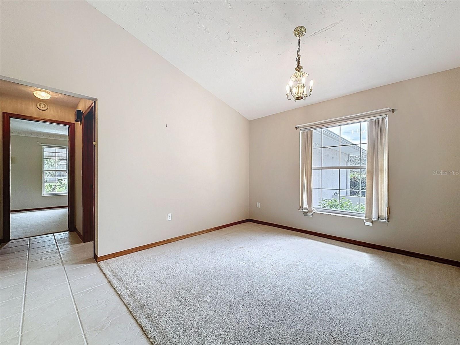 Listing photo id 14 for 12061 Glen Haven Street