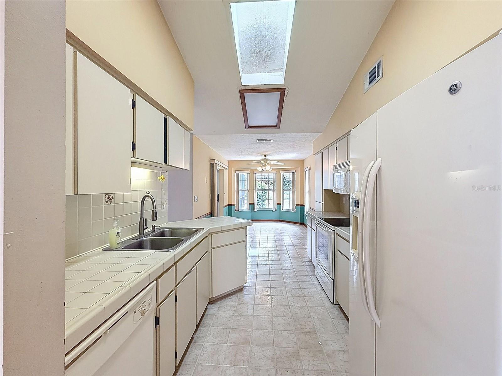 Listing photo id 20 for 12061 Glen Haven Street