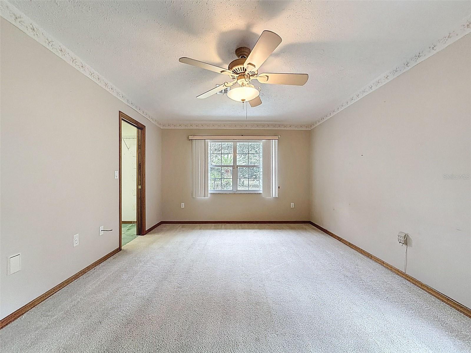 Listing photo id 26 for 12061 Glen Haven Street