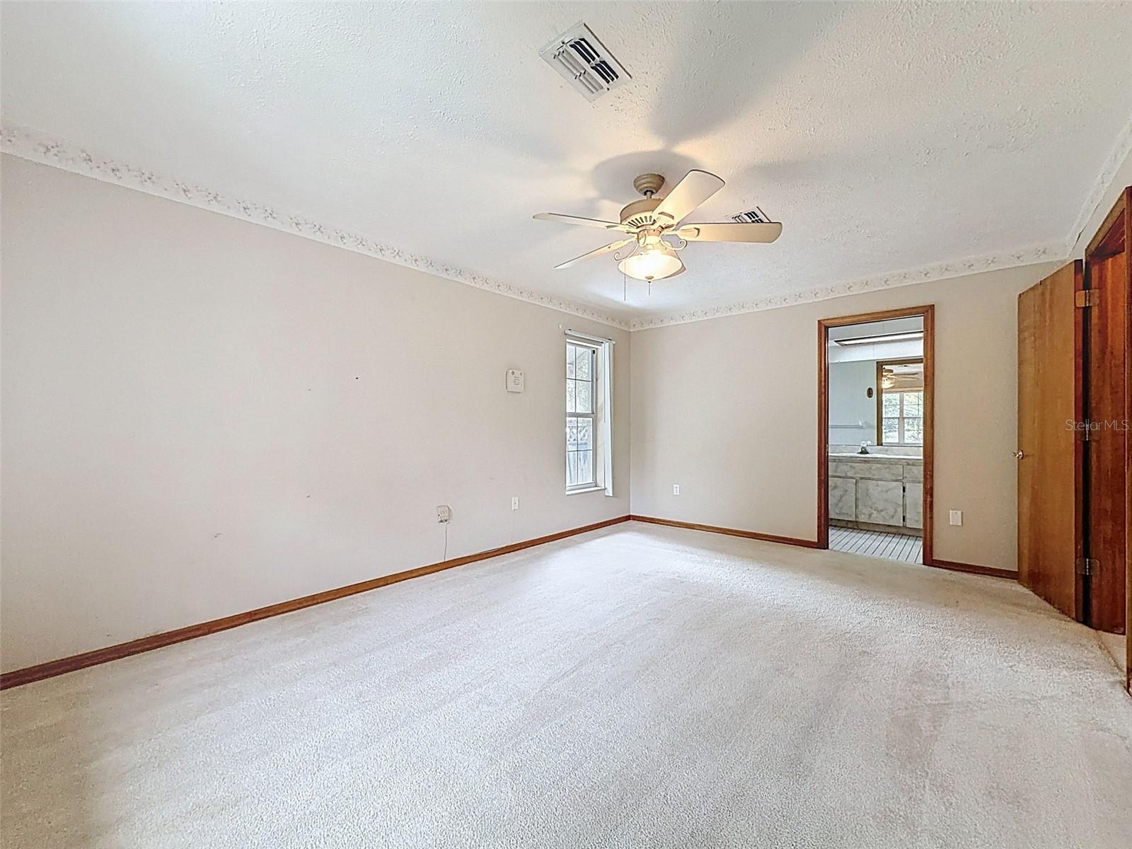 Listing photo id 30 for 12061 Glen Haven Street