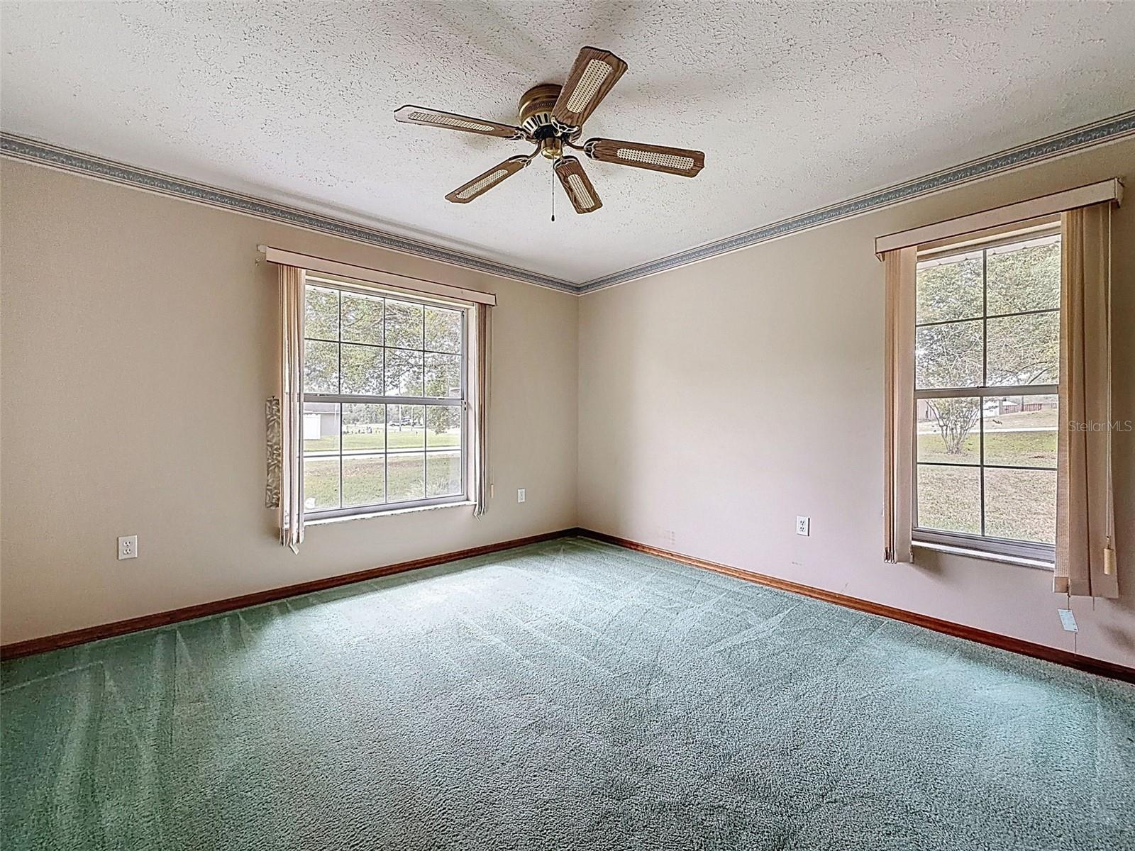 Listing photo id 35 for 12061 Glen Haven Street