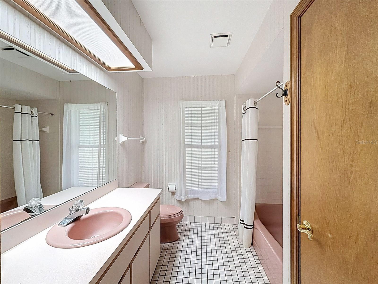 Listing photo id 38 for 12061 Glen Haven Street