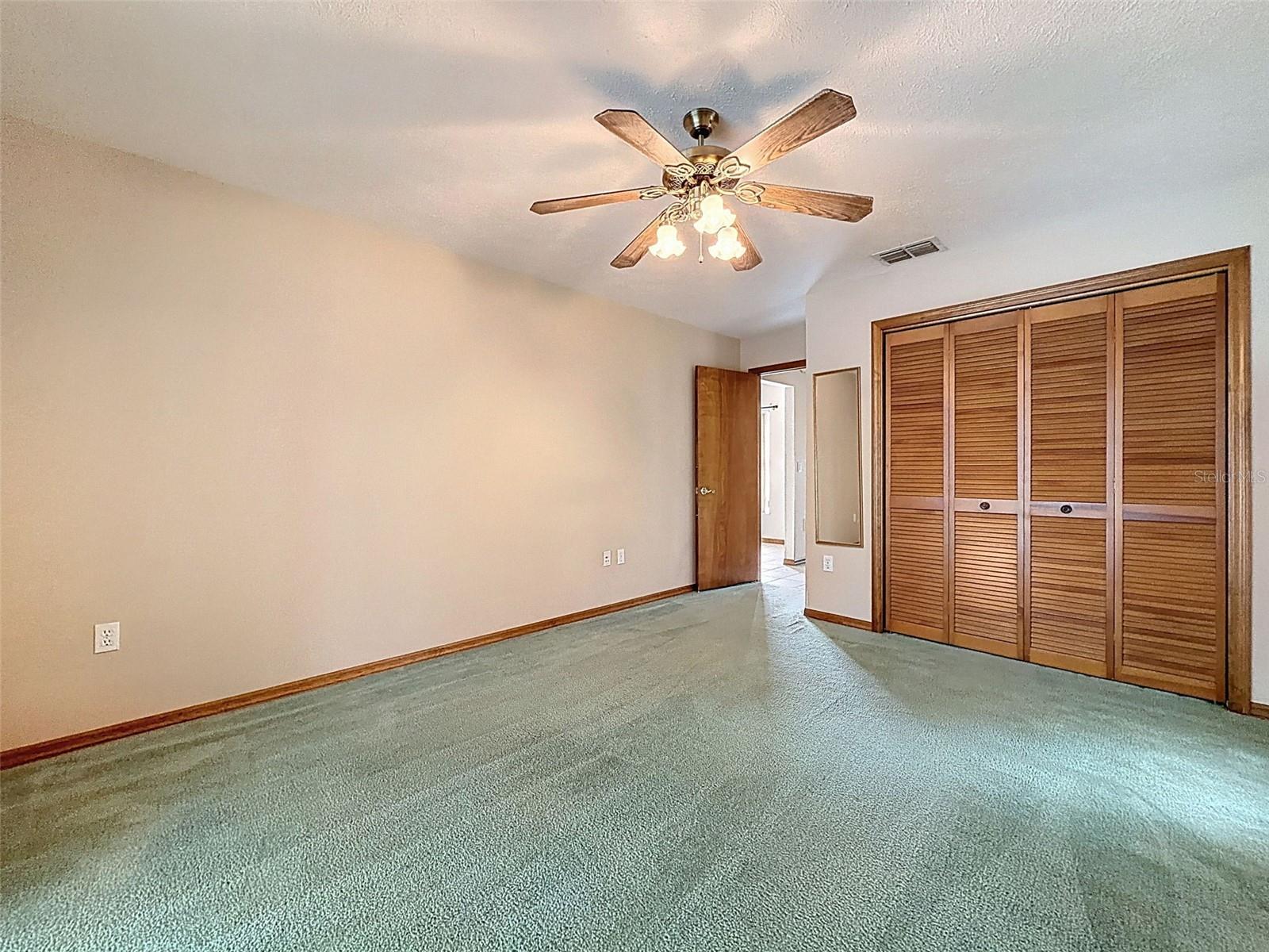 Listing photo id 43 for 12061 Glen Haven Street