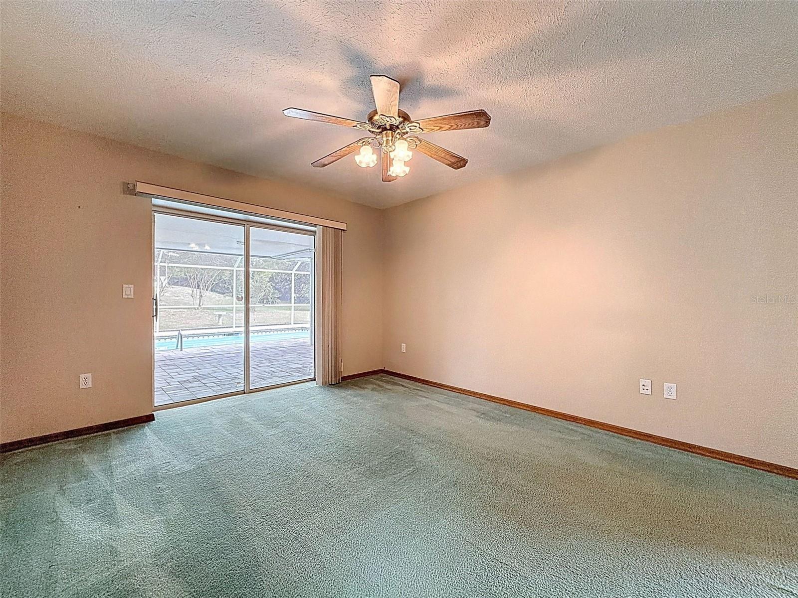 Listing photo id 44 for 12061 Glen Haven Street