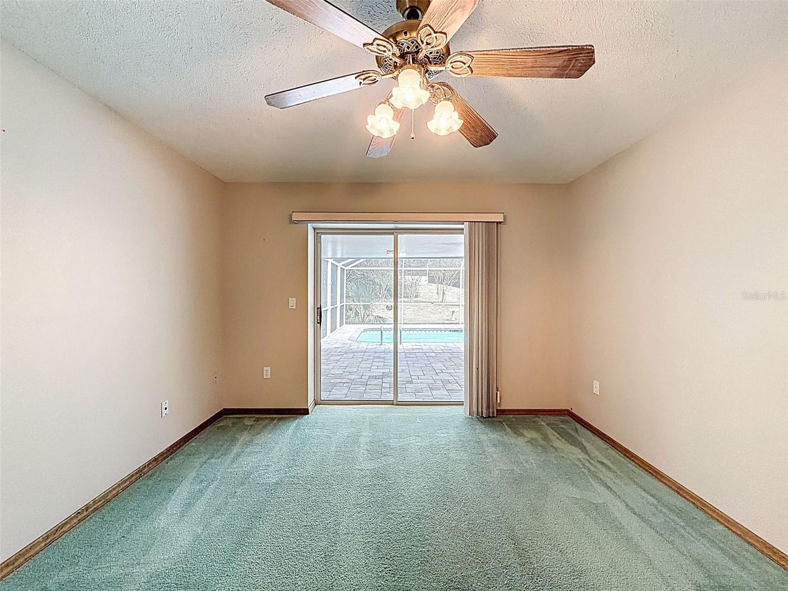 Listing photo id 45 for 12061 Glen Haven Street