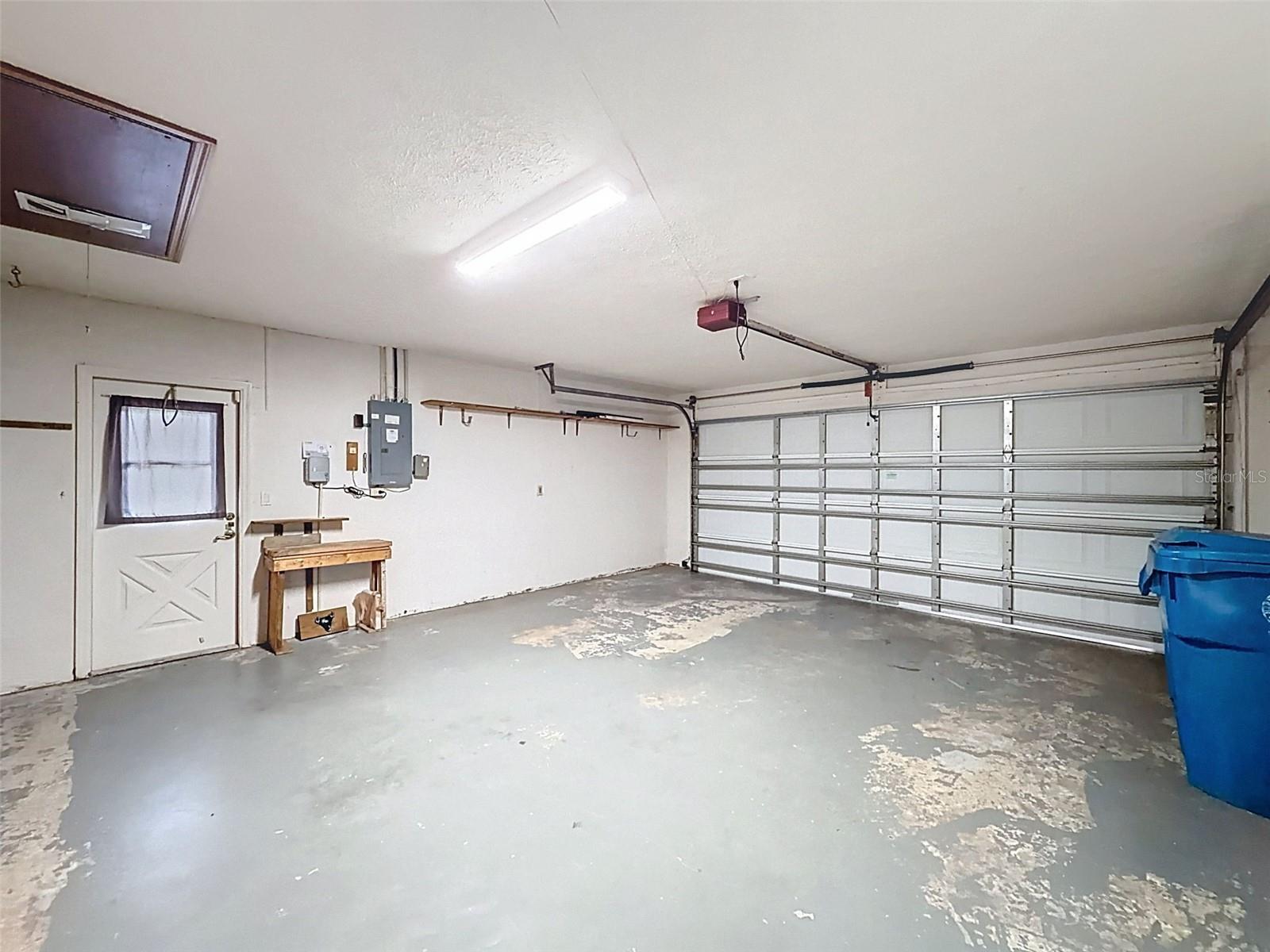 Listing photo id 48 for 12061 Glen Haven Street