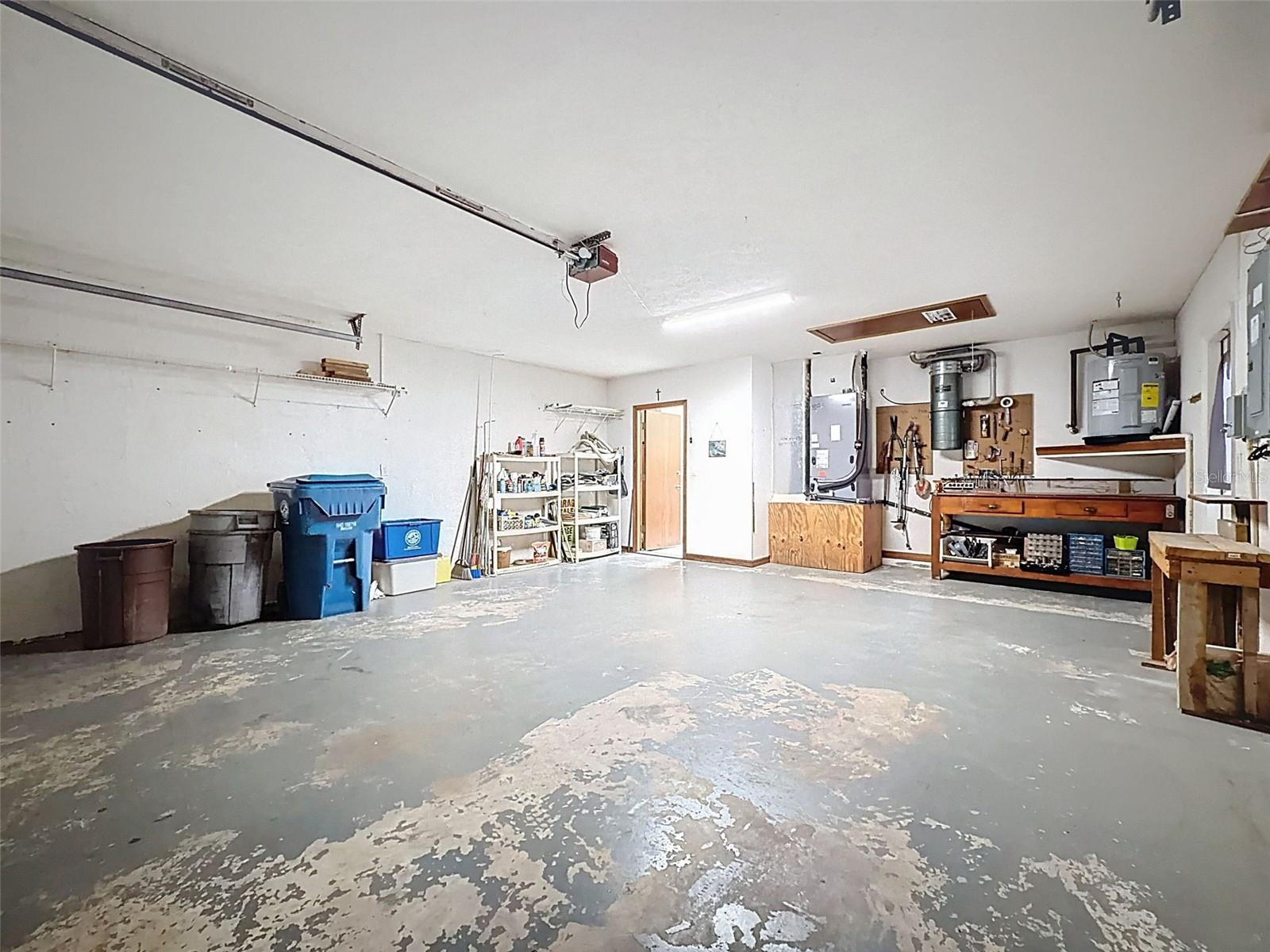 Listing photo id 49 for 12061 Glen Haven Street