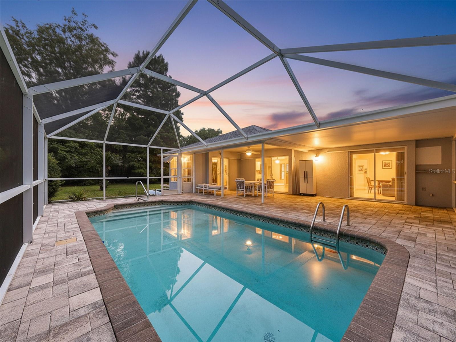 Listing photo id 55 for 12061 Glen Haven Street