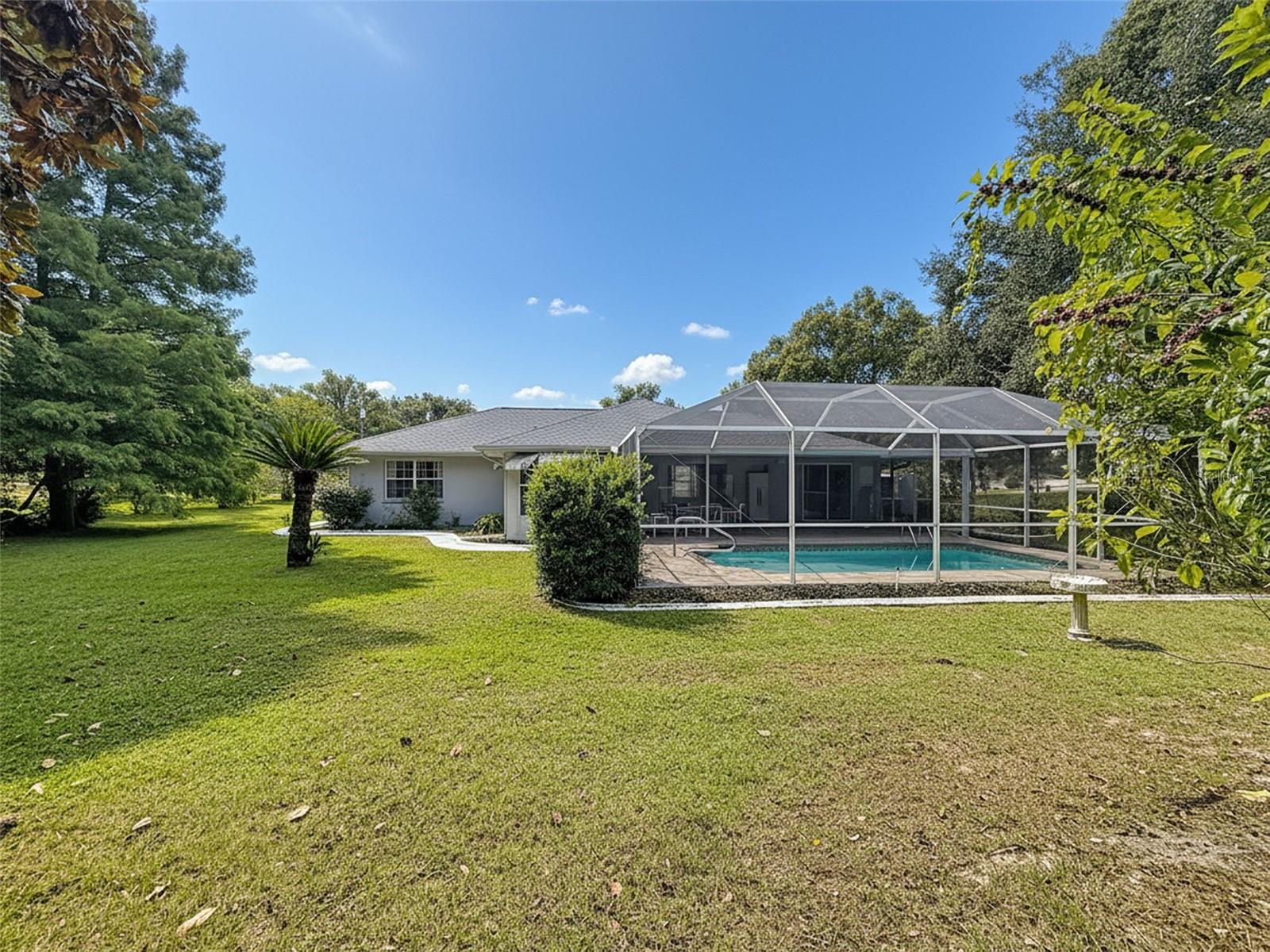 Listing photo id 57 for 12061 Glen Haven Street