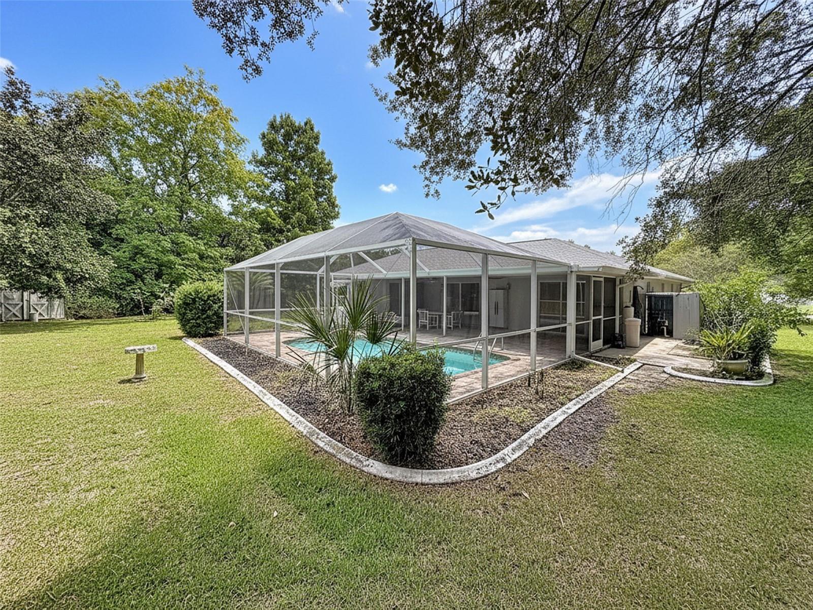 Listing photo id 58 for 12061 Glen Haven Street