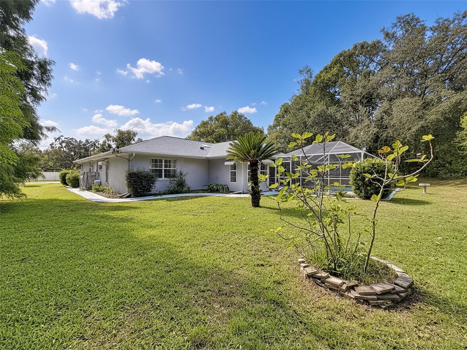 Listing photo id 60 for 12061 Glen Haven Street