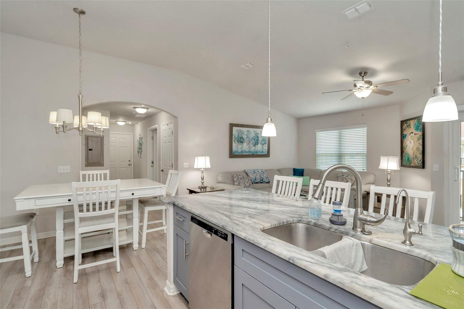 Image 11 of 38 For 6395 Banyan Boulevard 301