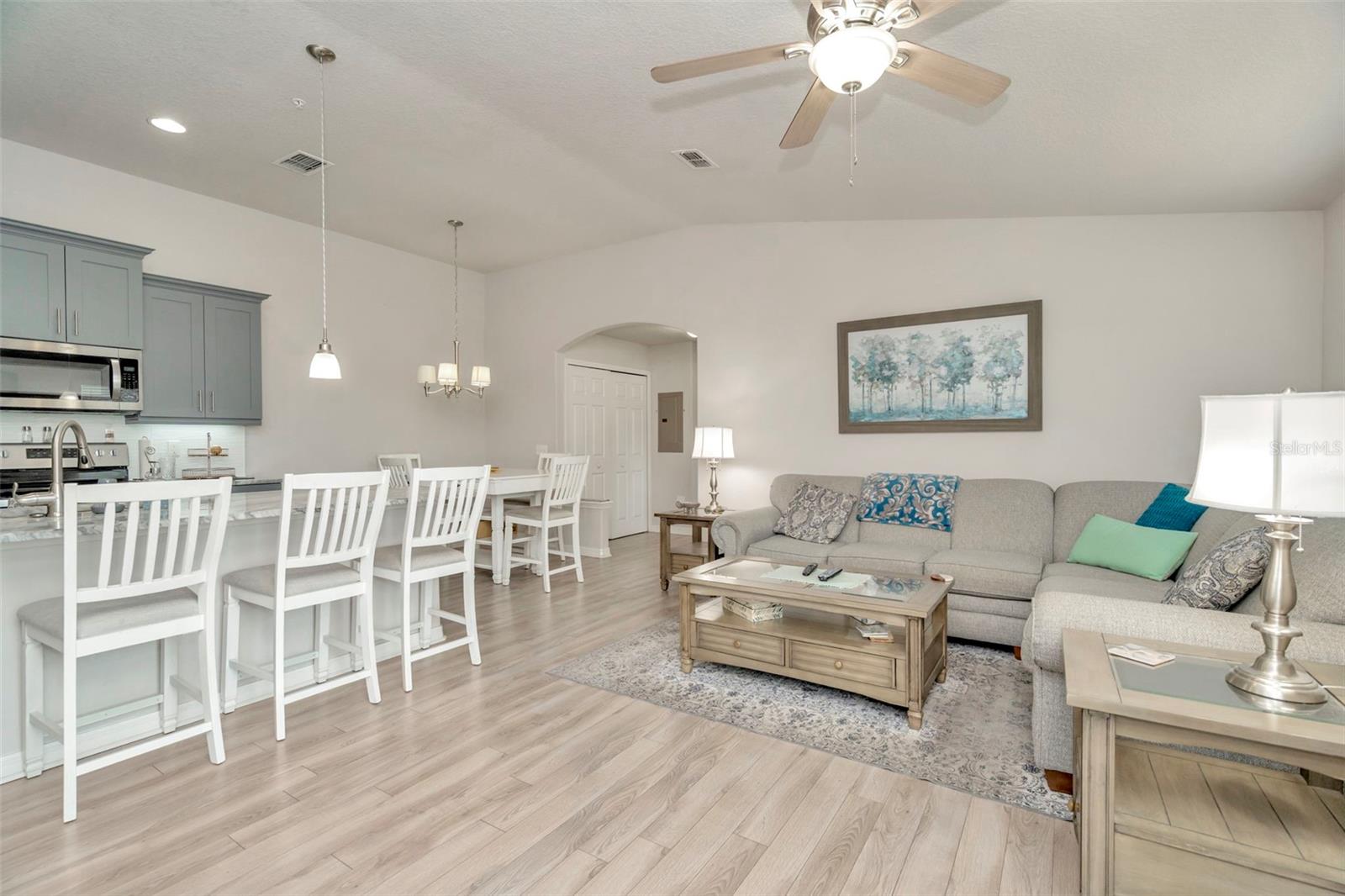 Image 18 of 38 For 6395 Banyan Boulevard 301