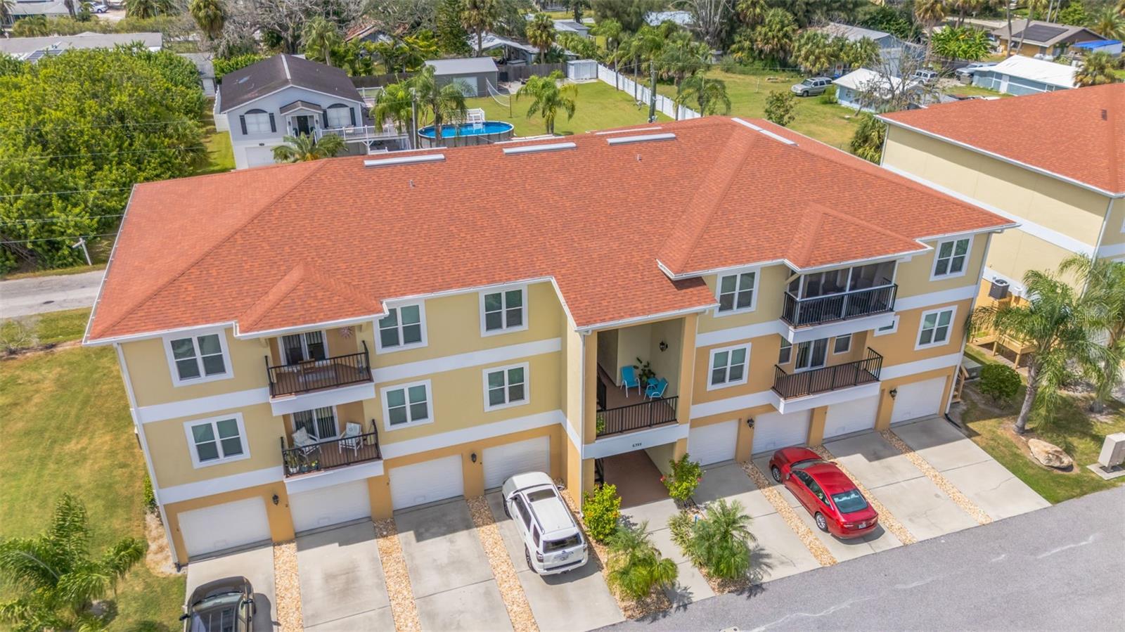 Image 2 of 38 For 6395 Banyan Boulevard 301