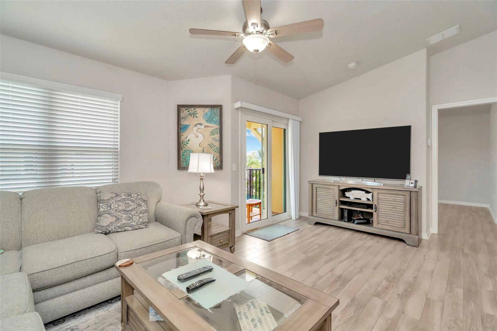 Image 20 of 38 For 6395 Banyan Boulevard 301