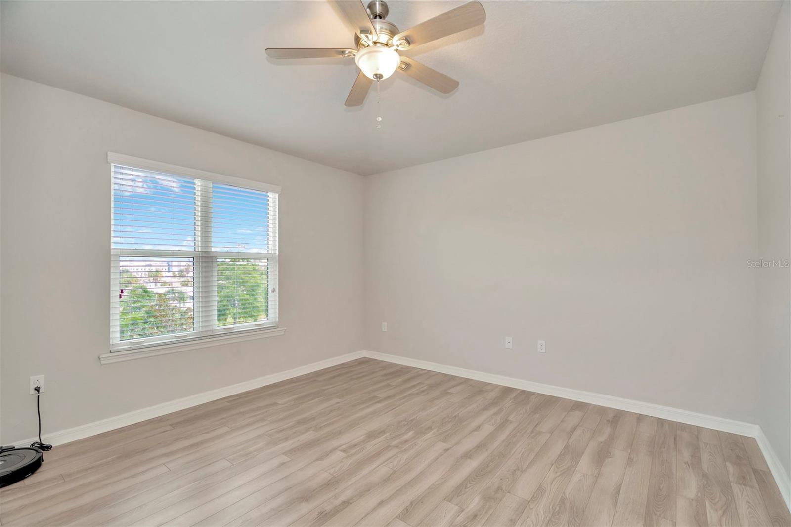 Image 25 of 38 For 6395 Banyan Boulevard 301