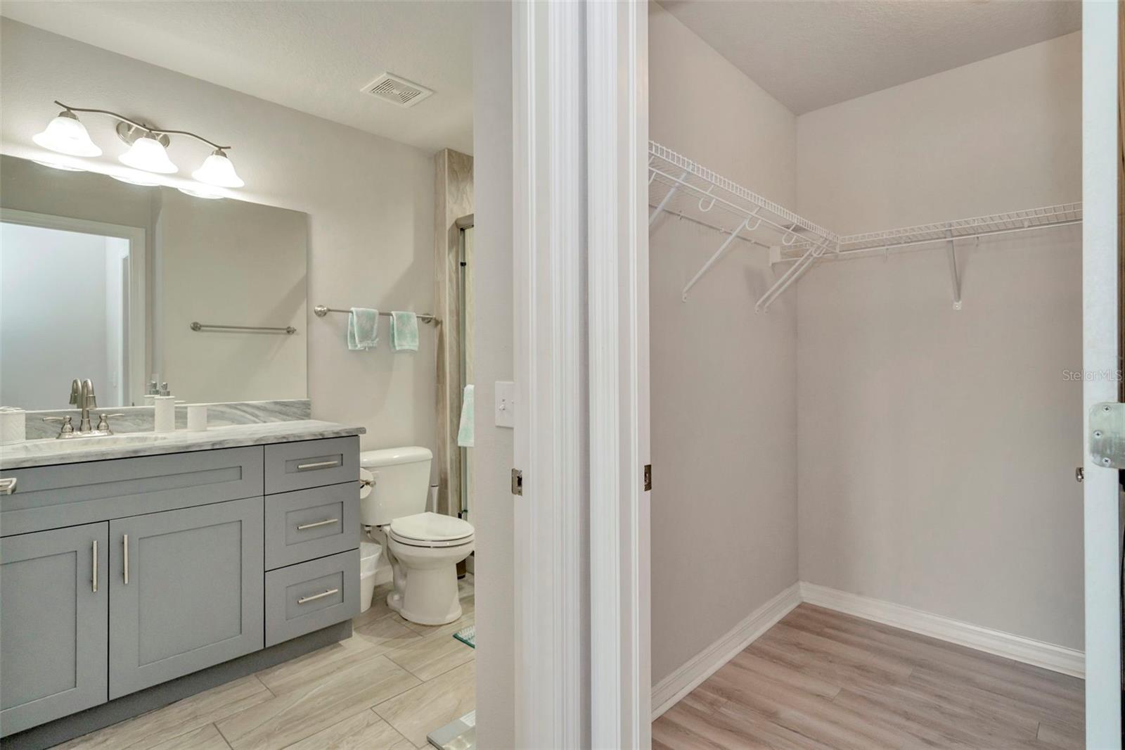 Image 28 of 38 For 6395 Banyan Boulevard 301